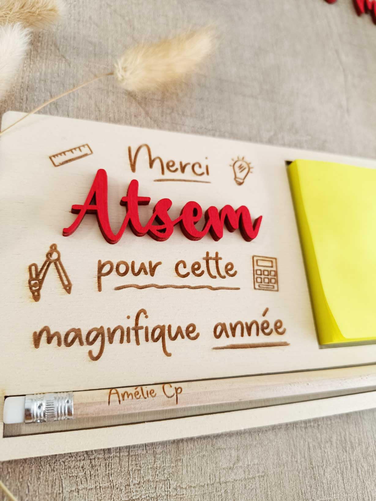 Support à bloc repositionnables en bois gravé Maîtresse ATSEM Maître Nounou cadeau personnalisé