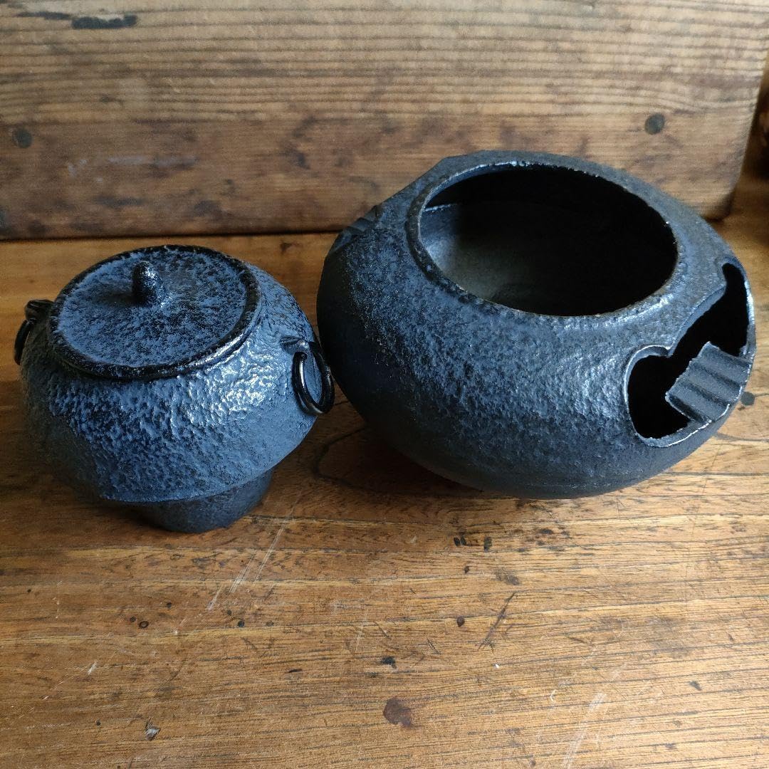 Amazon.co.jp: 文秀堂 鉄器 灰皿 茶釜風 : ファッション