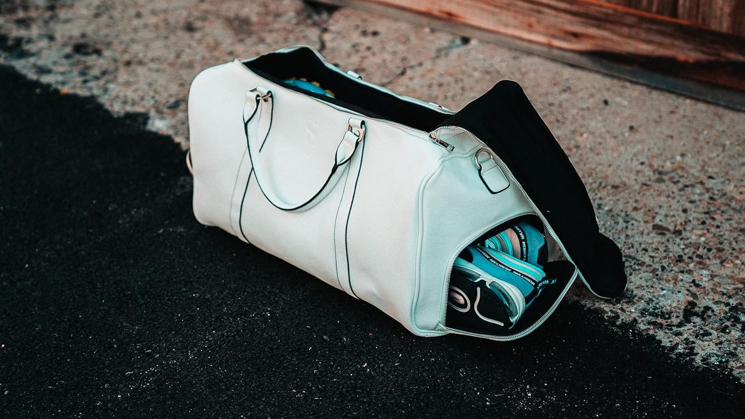 Sole Premise Leather Sneaker Bag Duffle Travel Shoe Bag (White)