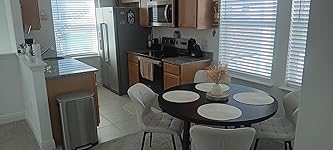 Review Image by Jacqueline Cruz Jacqueline Cruz