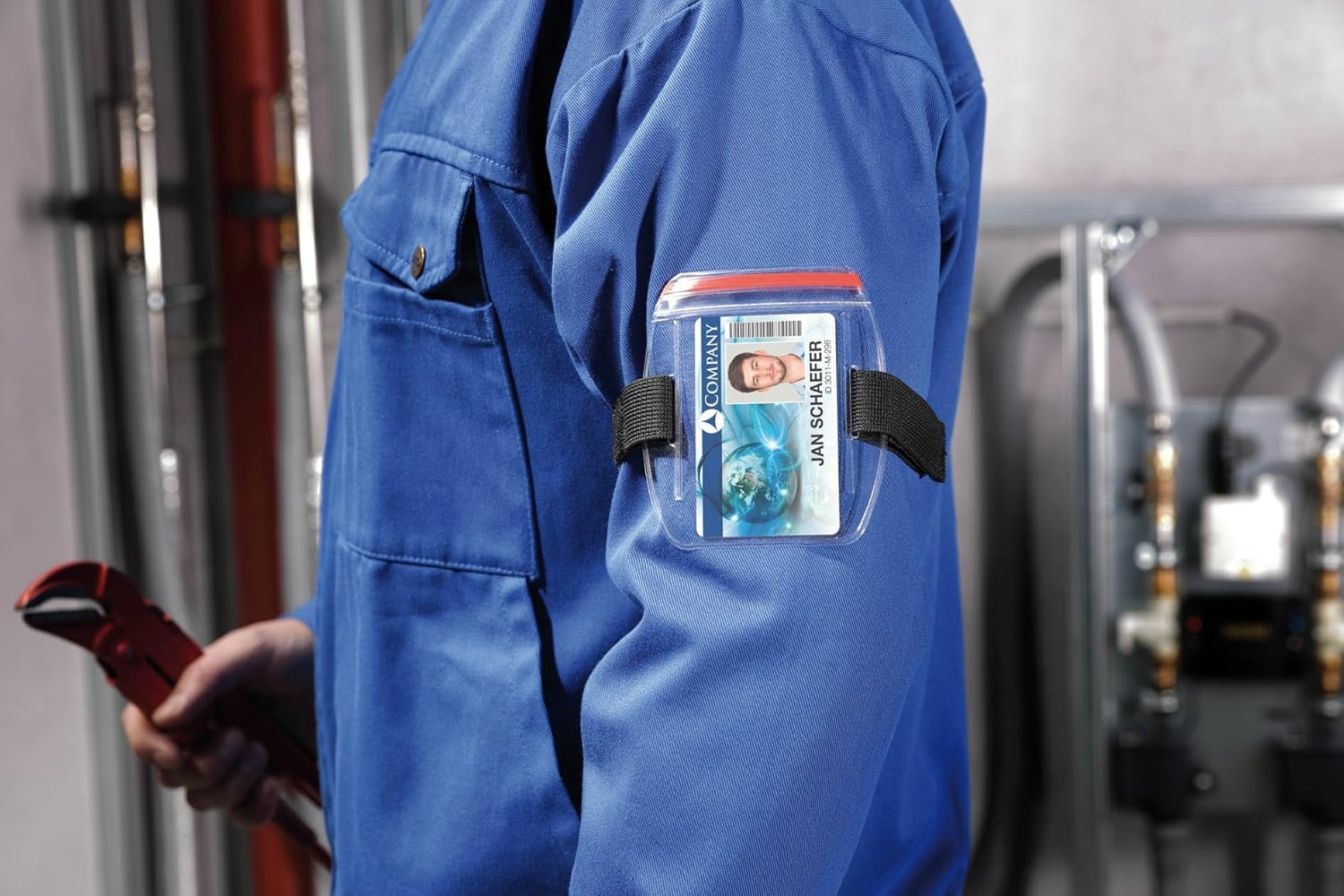 Durable Card Holder Outdoor Secure, Vertical, 3.42" X 2.12", Clear, 10/Box