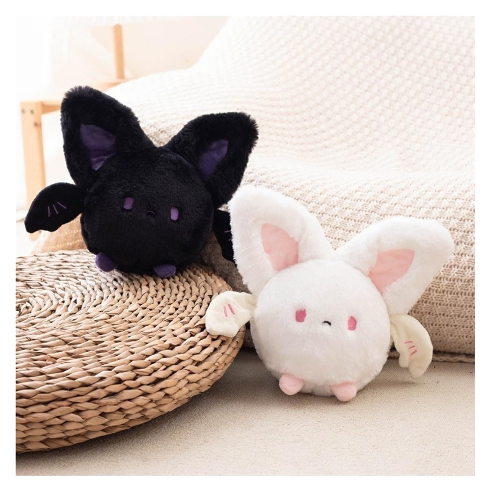 Amazon.co.jp: かわいいコウモリのぬいぐるみ、ふわふわの羽を持つ