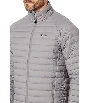 【最終値下げ】OAKLEY Omni Thermal Jacket size M Oakley Omni Thermal Jacket, Blackout, Medium at Amazon Men's