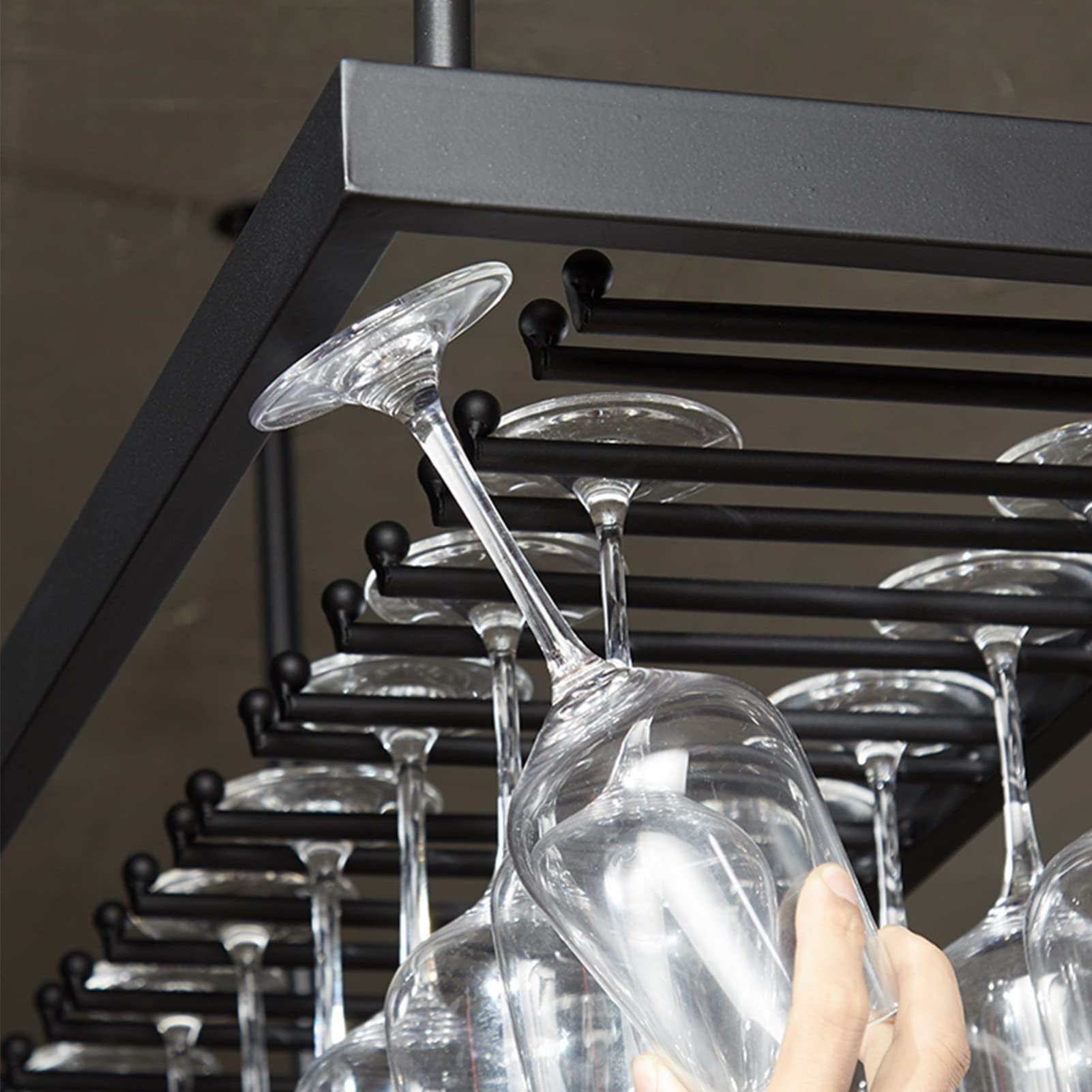 ワイングラスサーバー付きの吊り棚 Amazon.co.jp: 酒棚, ワイングラスホルダーワインセラー Pounjsd