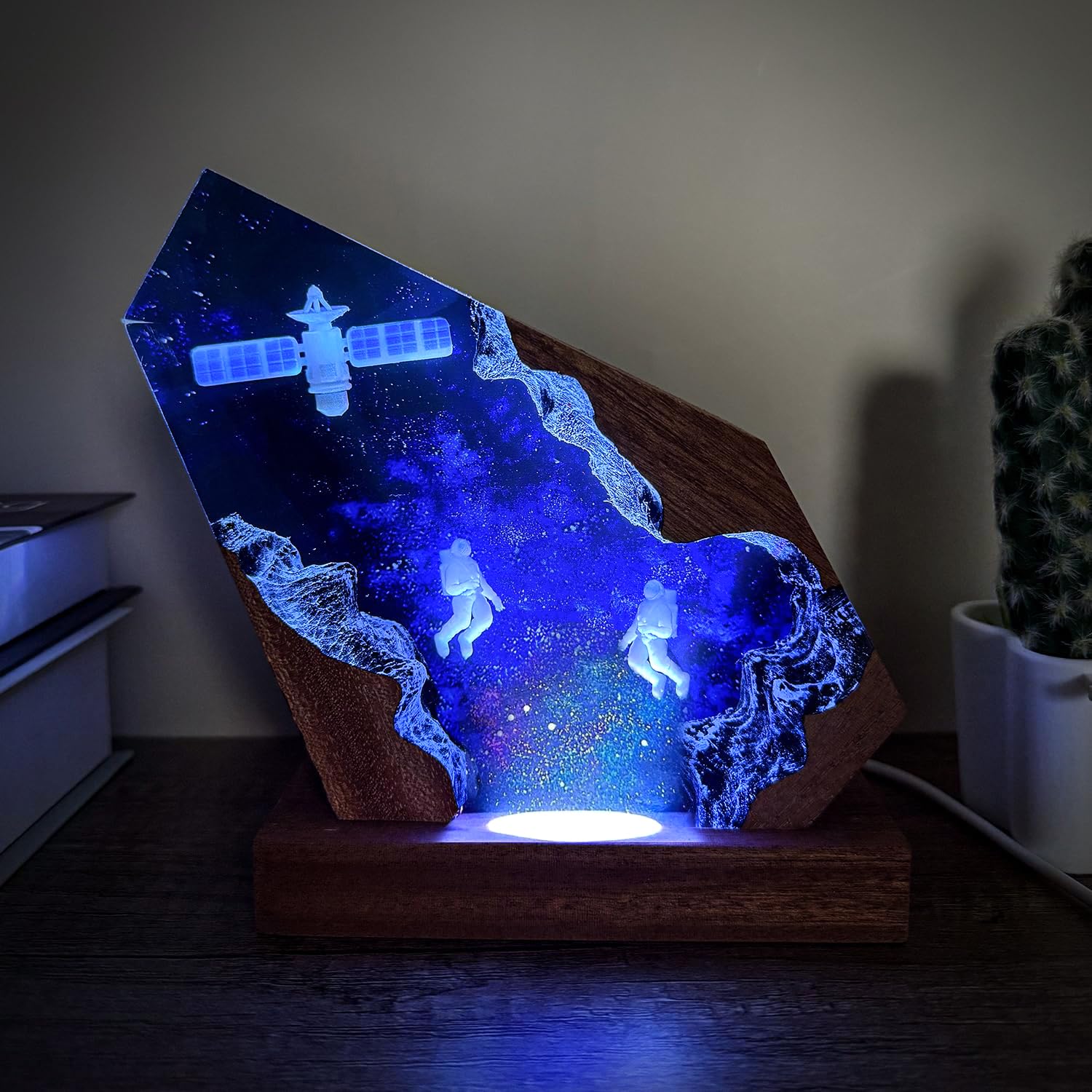Handcrafted Astronaut Resin Lamp, RGB Galaxy Light With Wood Base USB Charging, Space Themed Bedroom Decor, Astronomy Gift for Sci-fi Lovers, Birthday Valentine's Day Gifts for Women & Men (S,6"x4")