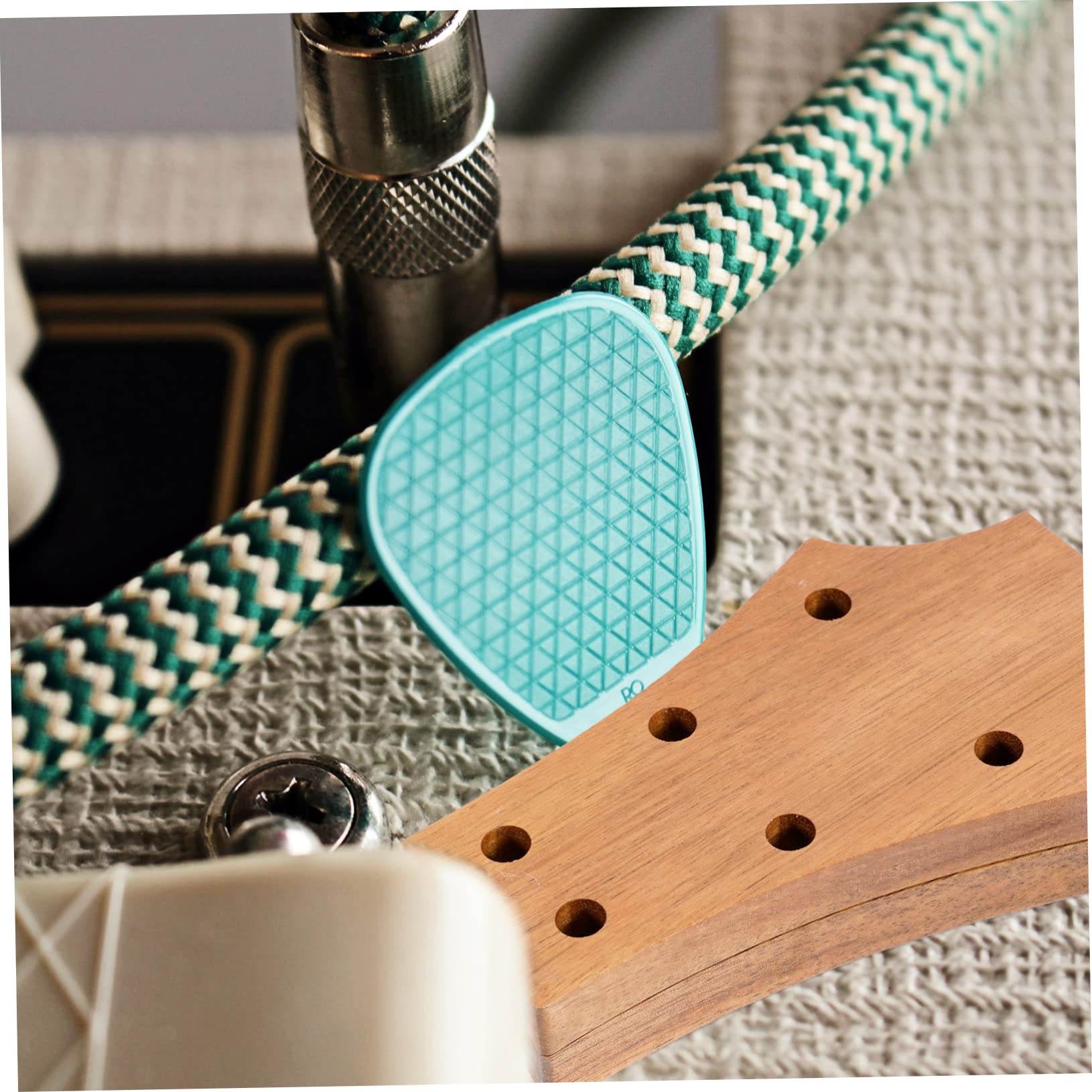 ibasenice 2stücke Guitar Plectrum Holder Aus Holz Kreative Aufbewahrung Für Gitarrenplektren Gitarrenform Für Musiker Und Zu Besonderen Anlässen