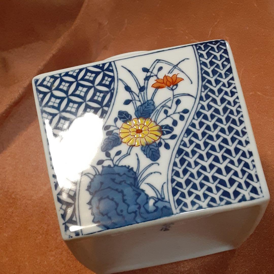 Amazon.co.jp: 陶器 花瓶 陶磁器 角瓶 四角 花柄 和風 : ホーム＆キッチン