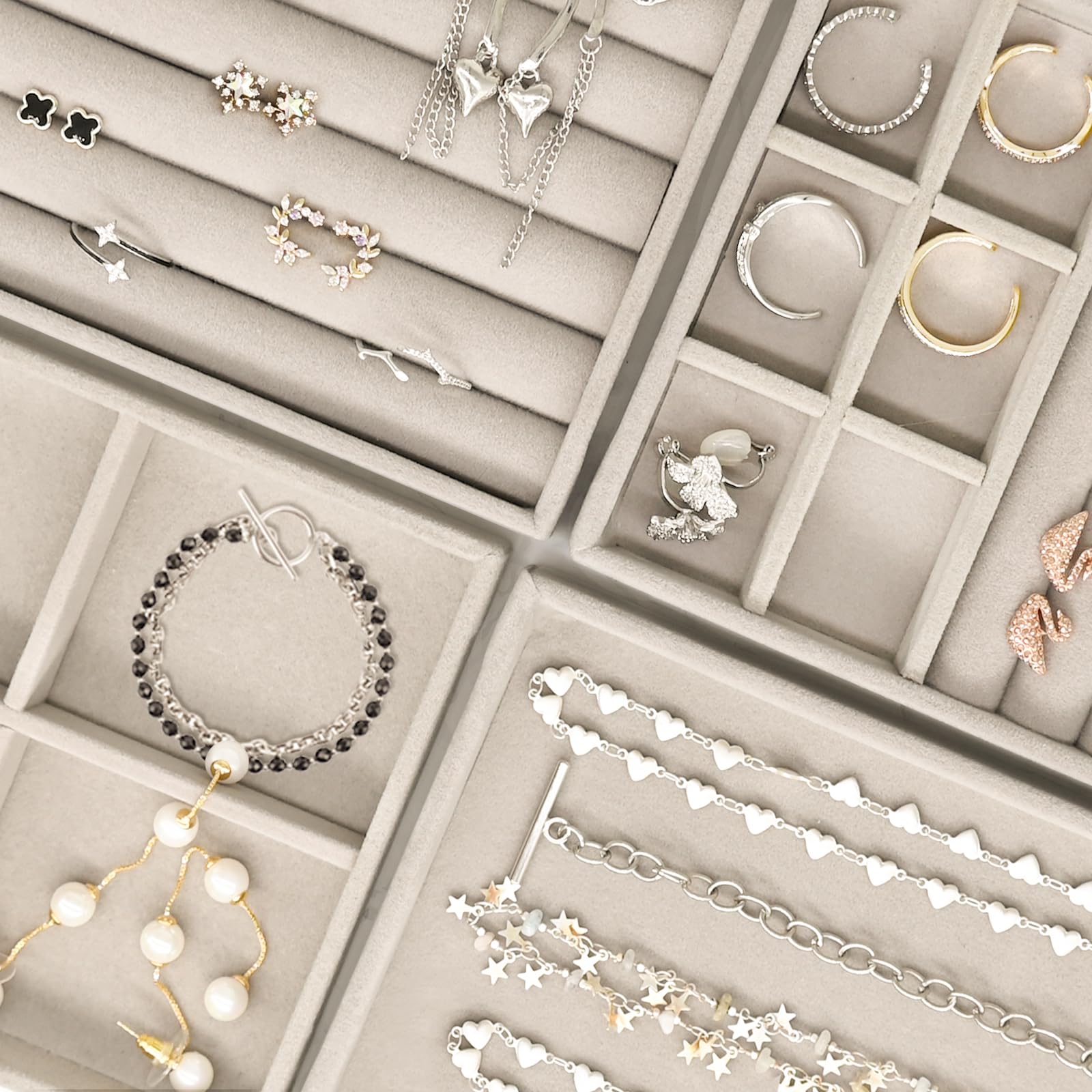 Frebeauty Vassoi per Gioielli Organizzatore Velluto Gioielli Storage Vassoio Display Caso, Orecchini Stud Bracciali Collana Anelli Accessori Vassoi per Donne (Set di 4, Beige
