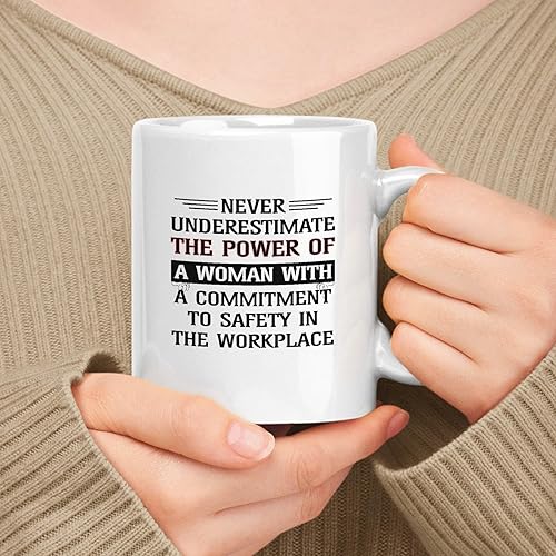 Miniatura 46 de Taza de cerámica blanca de 11 oz de regalo para mujer, nunca subestimes el poder de la mujer con un regalo para liderazgo y tutoría en atención