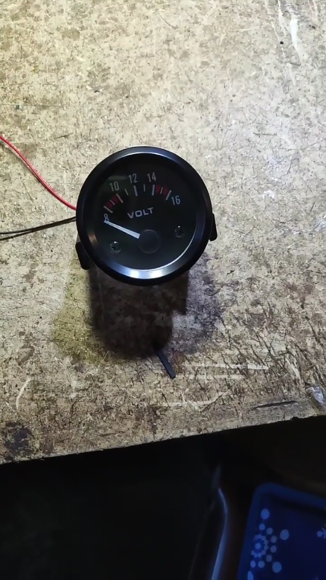 Amazon.co.jp: 電圧計 12V アナログ - 車ユニバーサル 12V 電圧計 52mm