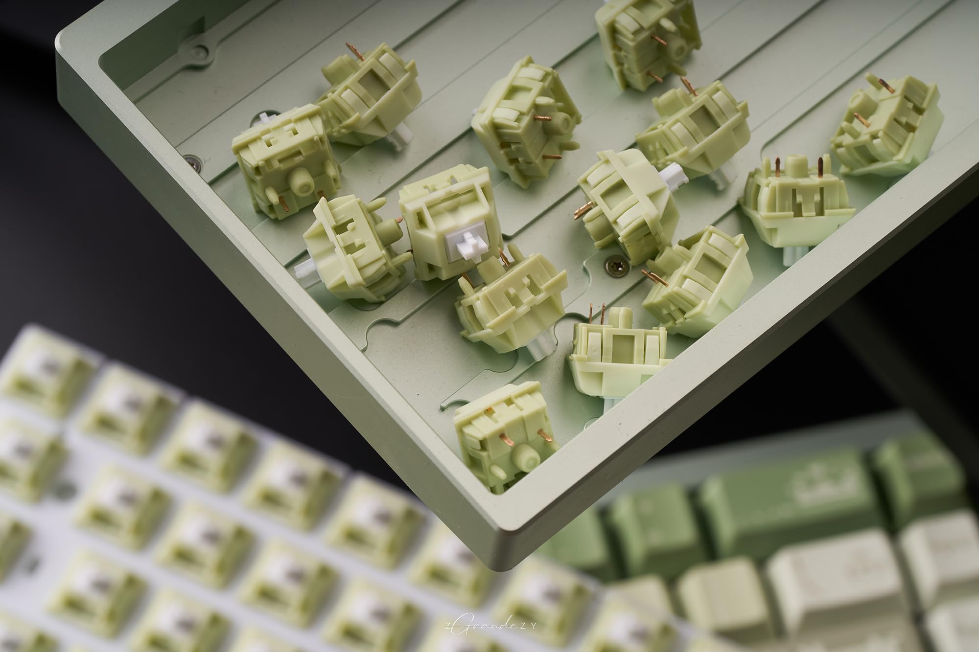 Amazon.com: KPREPUBLIC KeyGeek Jasmine Milk Green Switch V2M 43g