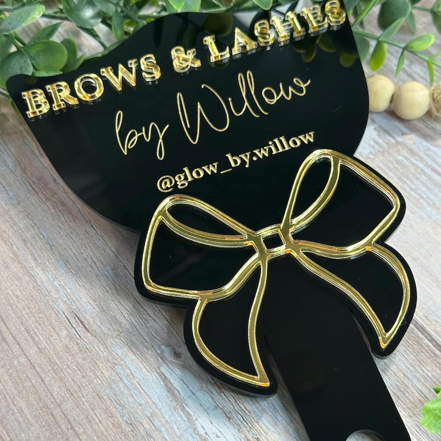 GUANKE Personalised Eyelash Technician Handheld Mirror - Custom Lash Extension Face Paddle, Acrylic Social Media Prop for Branding, Aesthetic Lash Room Decor & Professional Studio Gift (Bowknot)