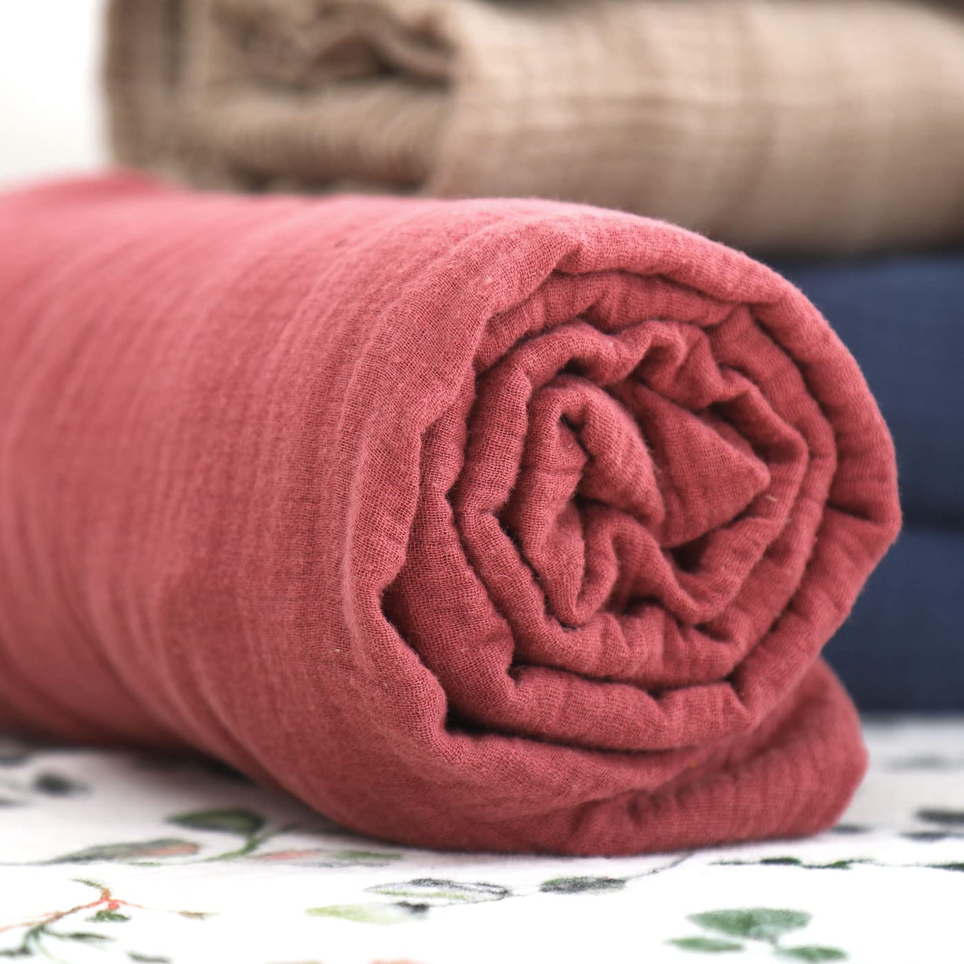GRSSDER Sábana de muselina suave para cuna, 1 paquete, sábanas de cuna 100% algodón para niños y niñas, se adapta a colchones estándar de cuna de 52 x 28 pulgadas, seguro y cómodo, color rojo vino