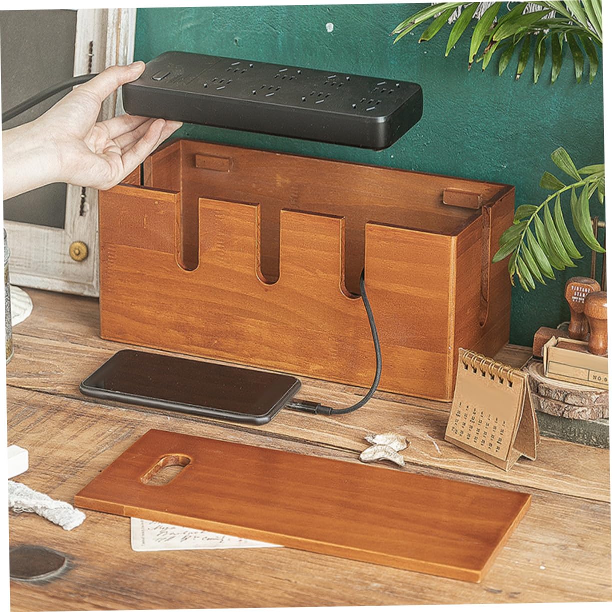 Organizador de Cables Estilo Rústico de Madera Maciza, de Escritorio