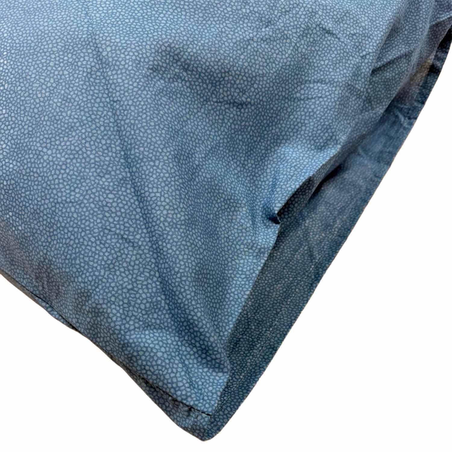 Completo Lenzuola Cotone 100% Naturale, Freschezza, Morbidezza e Fantasie Eleganti, Tessuto Traspirante e Delicato (Micro Chic Blu, Matrimoniale)