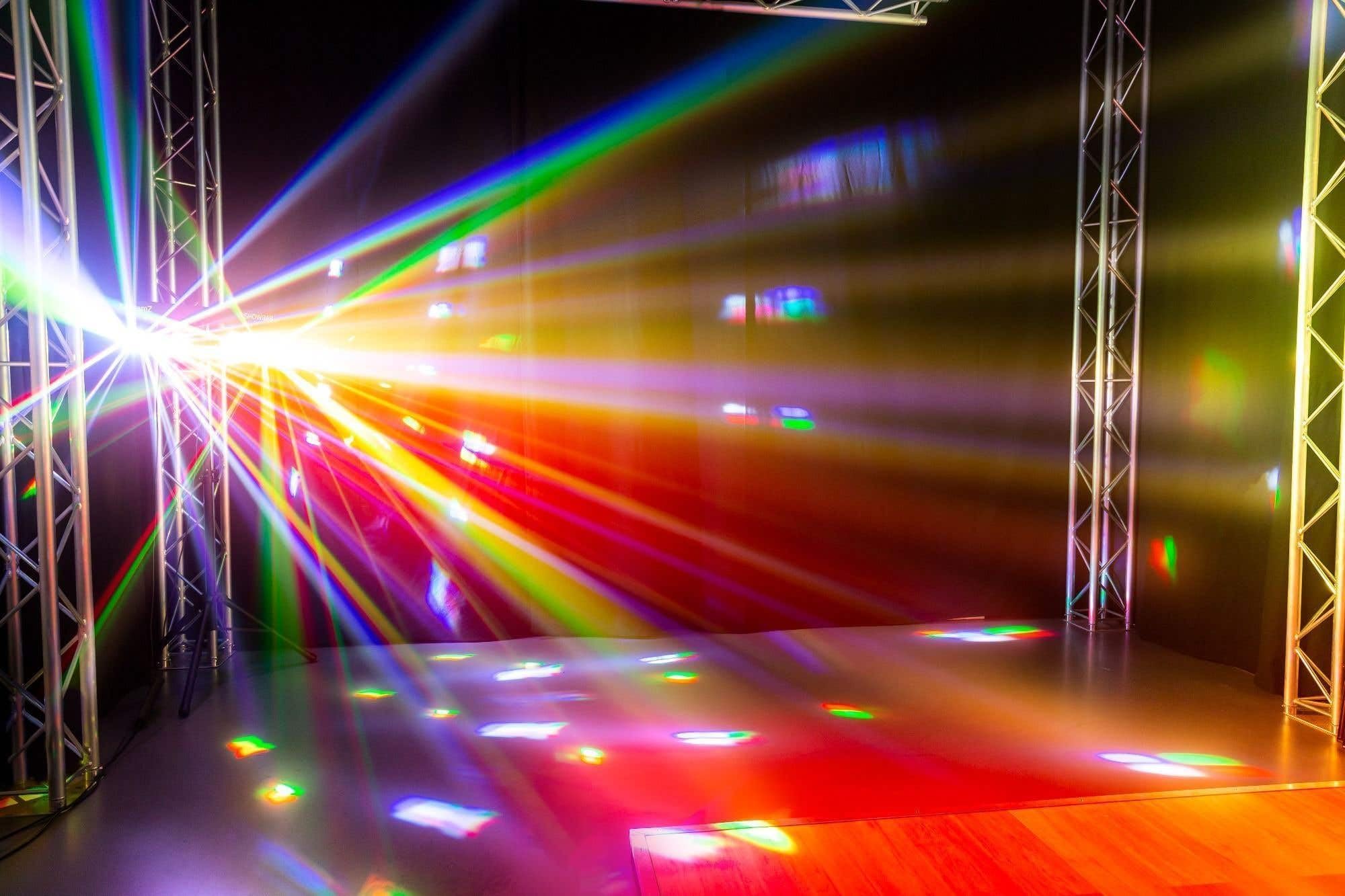 BeamZ SB02 Discolicht Partylicht mit Stativ, Lichtanlage ShowBar mit integriertem Akku, Lichtanlage musikgesteuert, 2 Derby-Lichteffekten, 2 PAR-Kannen, Fernbedienung - Schwarz