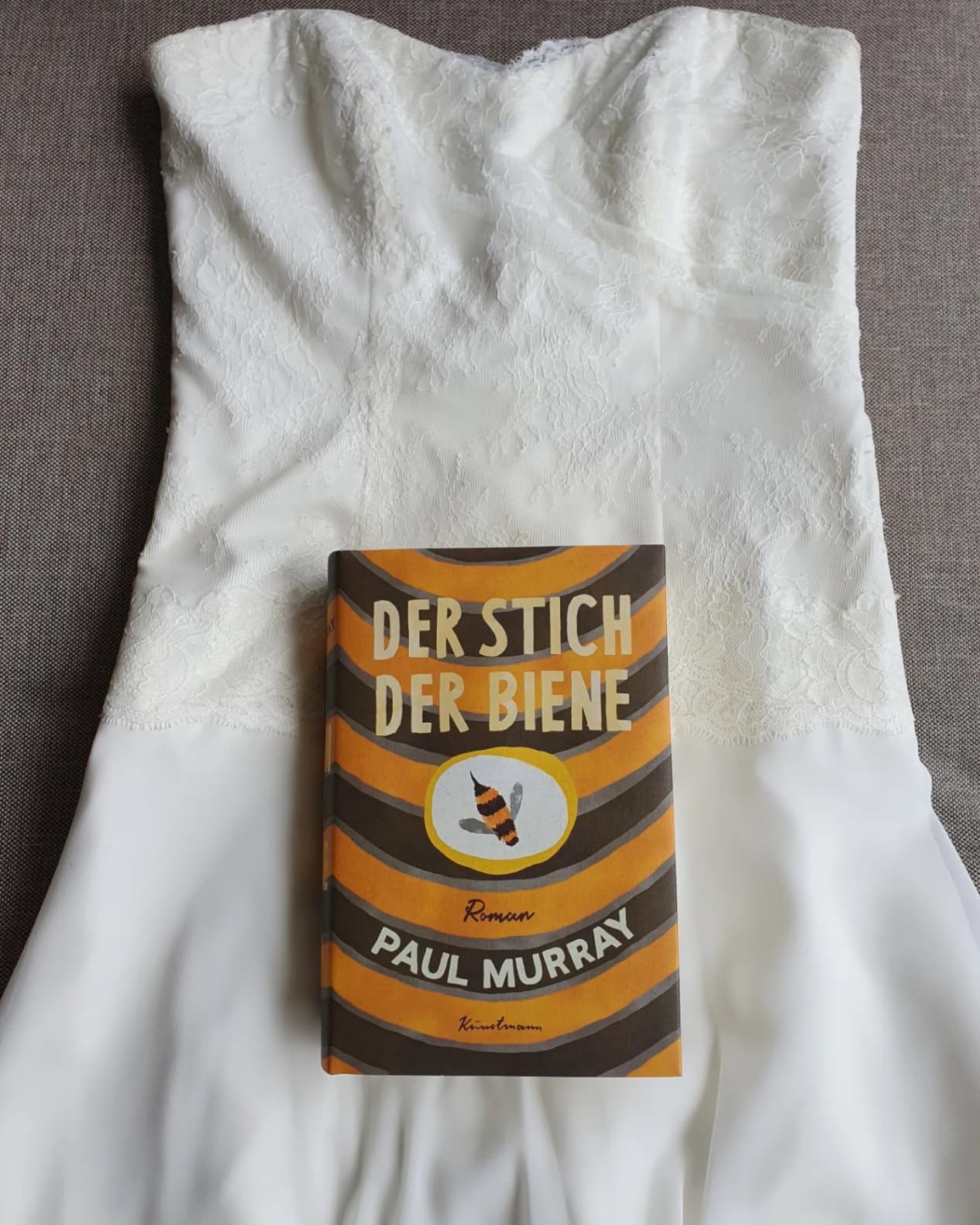Der Stich der Biene Murray, Paul, Müller, Wolfgang Amazon.de Bücher