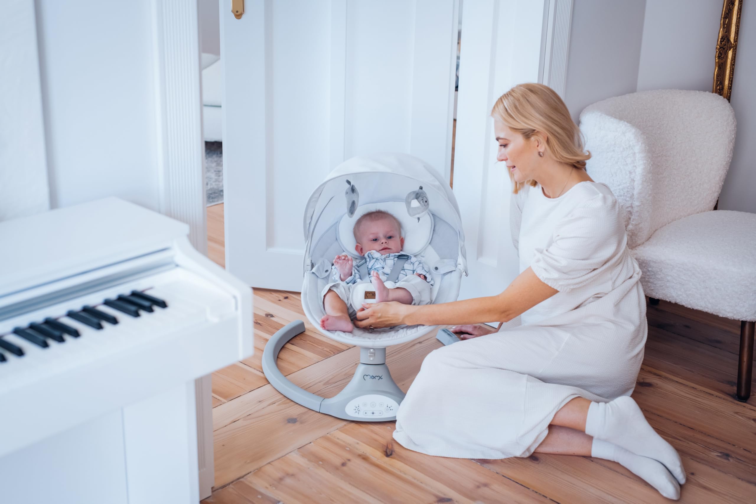 MoMi KENANI Babywippe klappbar mit Fernbedienung Bluetooth 5-Punkt-Sicherheitsgurt bis 9 kg