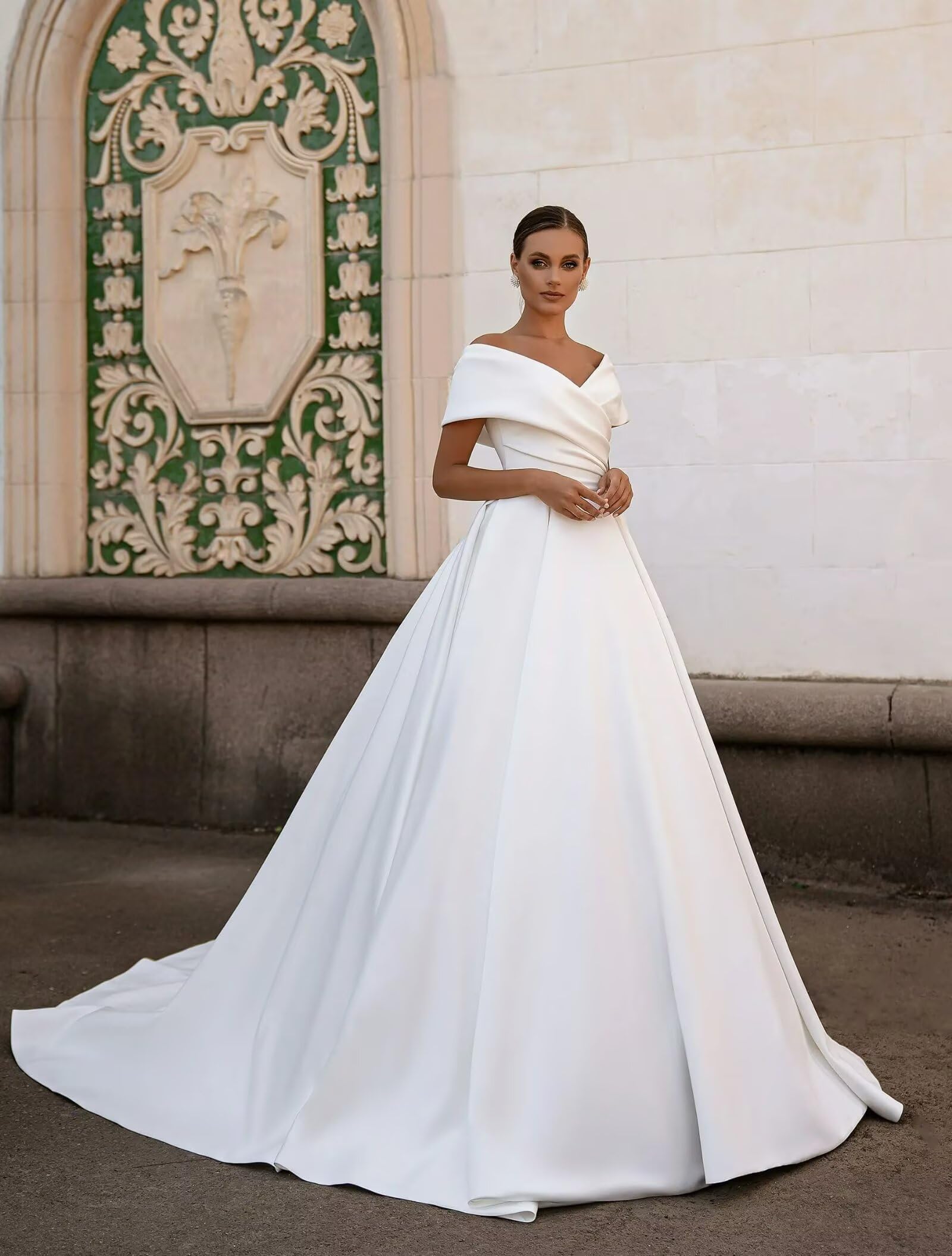 HUINI Satin Hochzeitskleider für die Braut Off-Shoulder A-Linie V-Ausschnitt Strand Brautkleid mit Schleppe