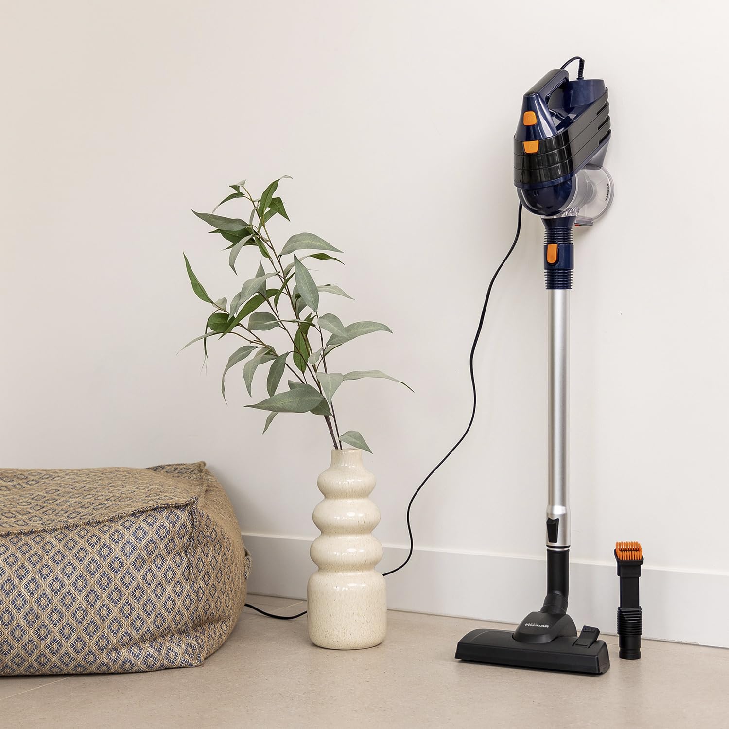 Tristar Aspirador de Varilla con Cable - función 2 en 1 - Principio multiciclón - Varilla telescópica - Accesorio Cepillo - sin Bolsa - SZ-2318