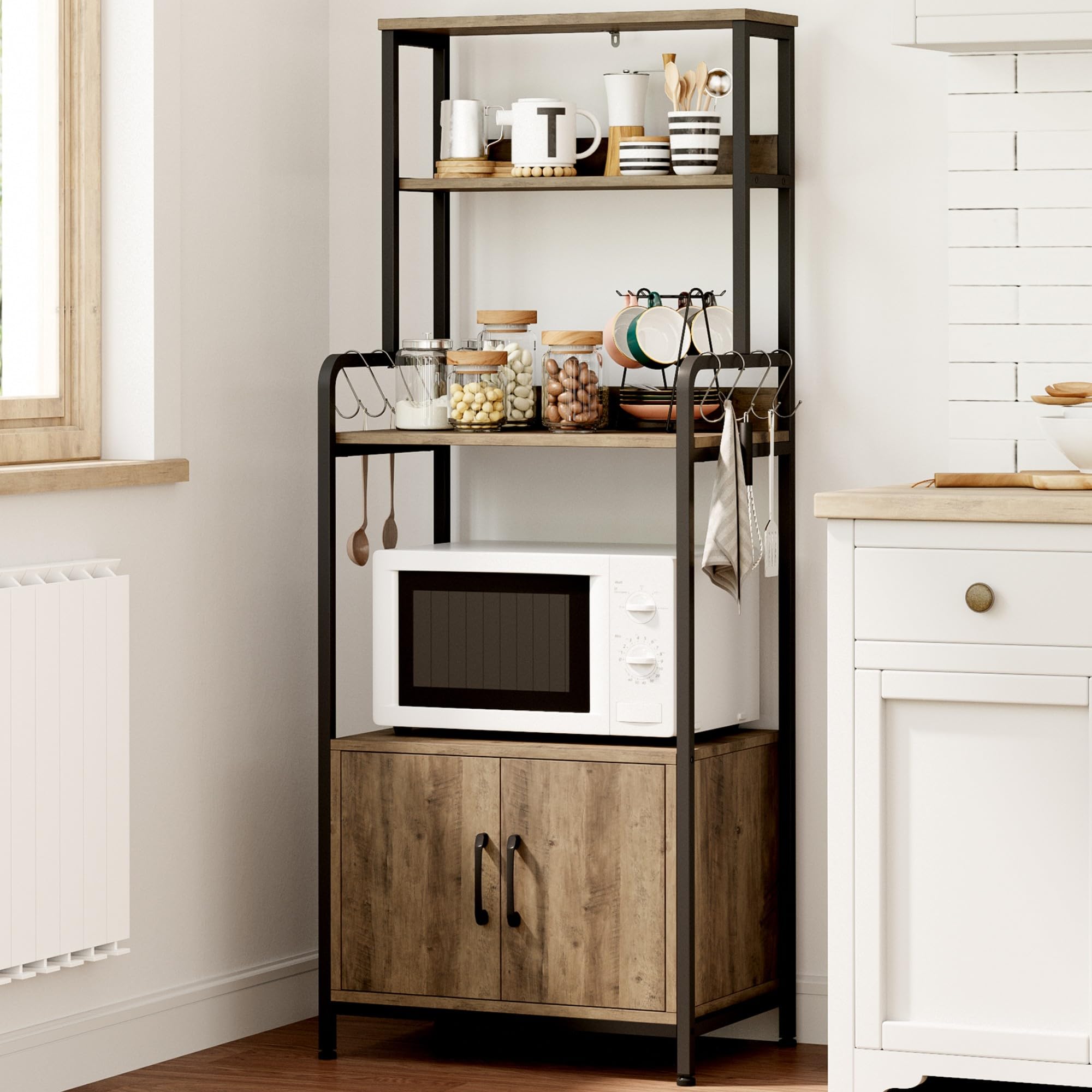 HOCSOK Scaffale da Cucina, Armadio da Cucina, Mobile per Microonde con 2 Ante, 4 Scaffale e 8 Ganci, Mobile Ausiliario per Stoviglie, Spezie, Legno, 60x40x149cm, Antico