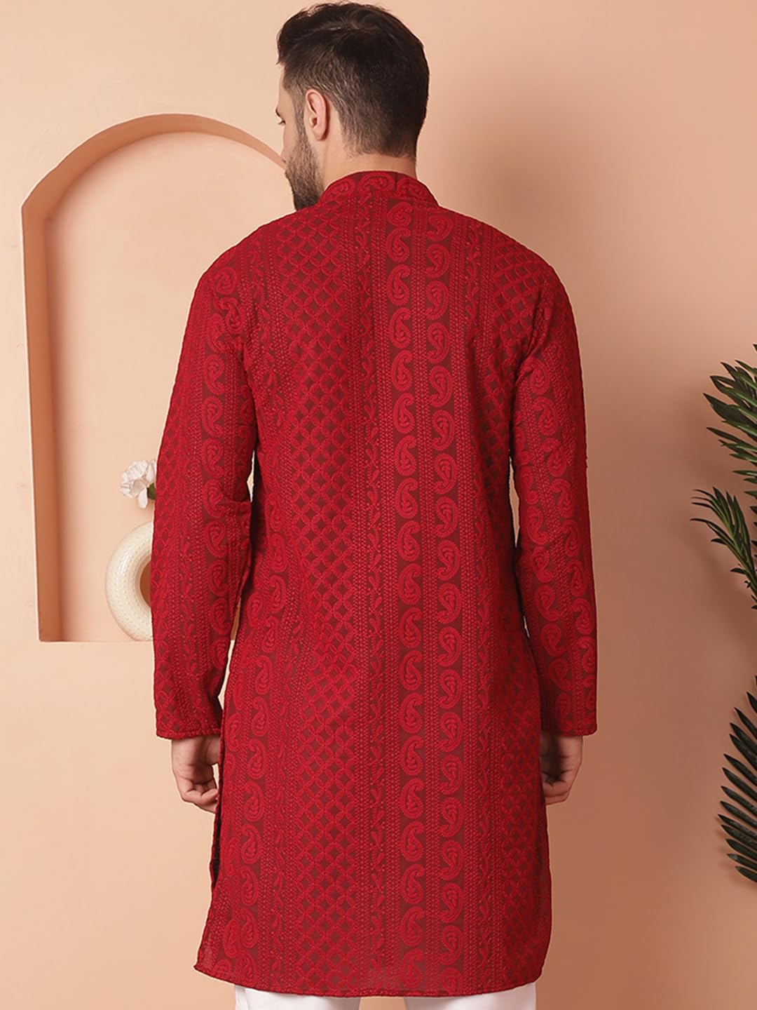 Jompers Men's Maroon Chikankari Embroidered Kurtas. (Maroon, L)