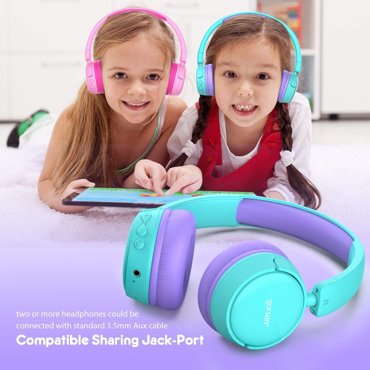 Two children sharing audio using the gorsun Kids Bluetooth Headphones' sharing jack-port