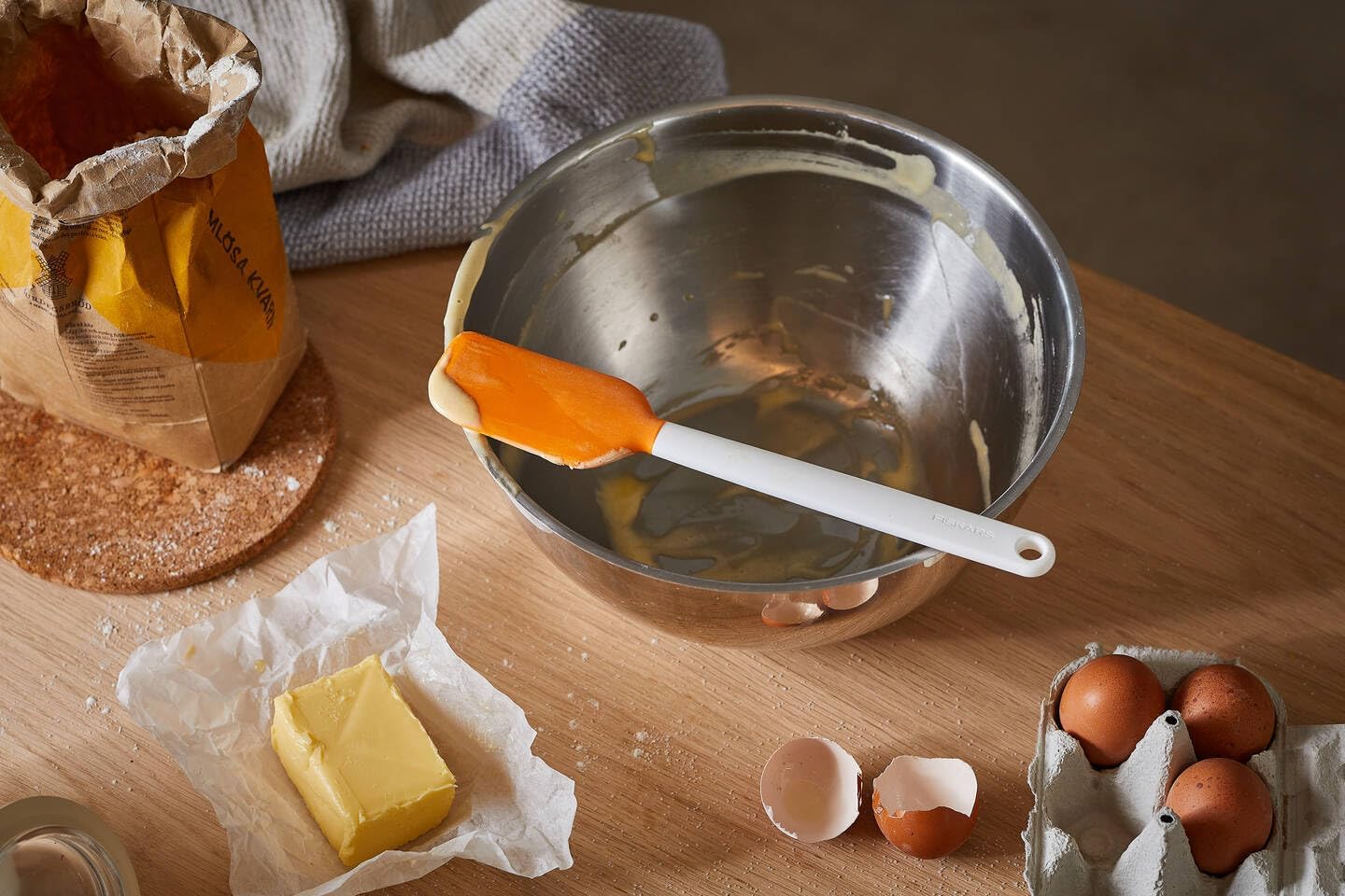 Fiskars Dough Scrapper, Length: 27.5 cm, Synthetic Material/Silicone, Orange/White, Functional Form, 1023615