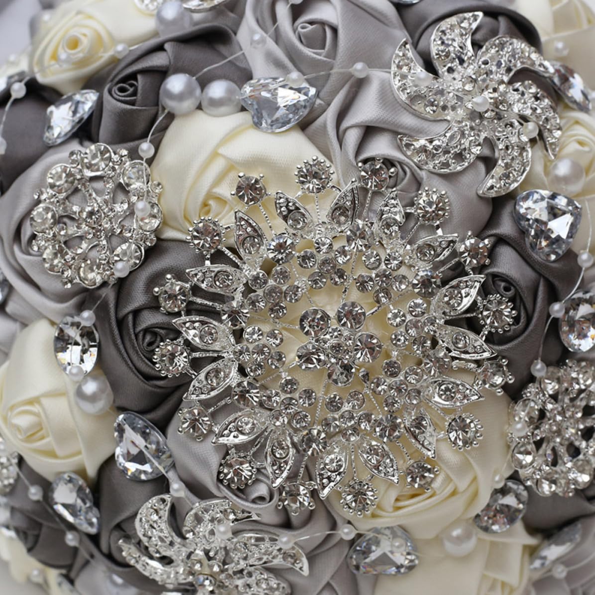 Brautstrauß mit Schleife aus Band und Strass für Hochzeit und Wohnzimmer
