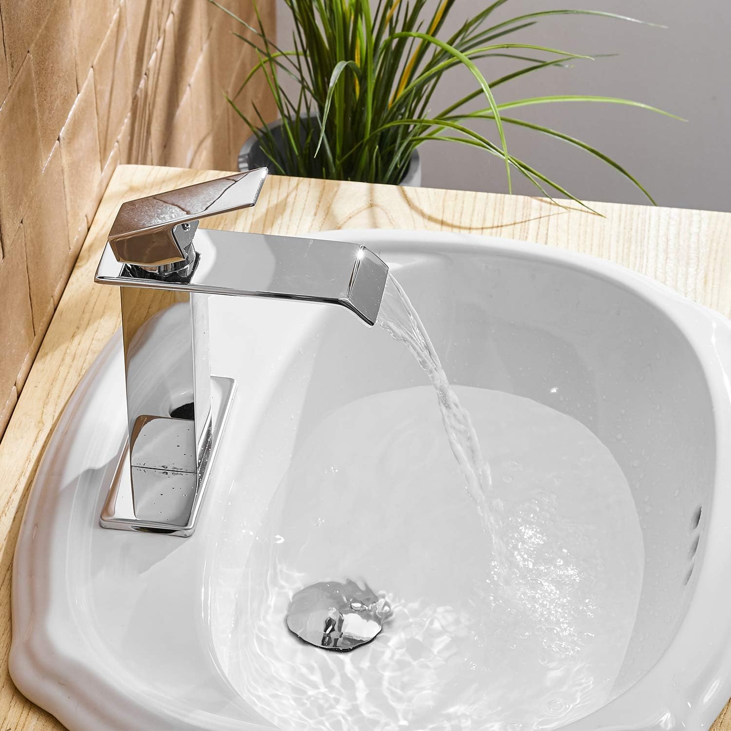 Bеѕt Rеvіеw Homevacious Bathroom Faucet Chrome with Pop Up Drain Bath Sink Vanity Centerset Single Hole Lavatory Basin One Handle Waterfall Lever with Overflow Mixer Tap Commercial Lead-Free