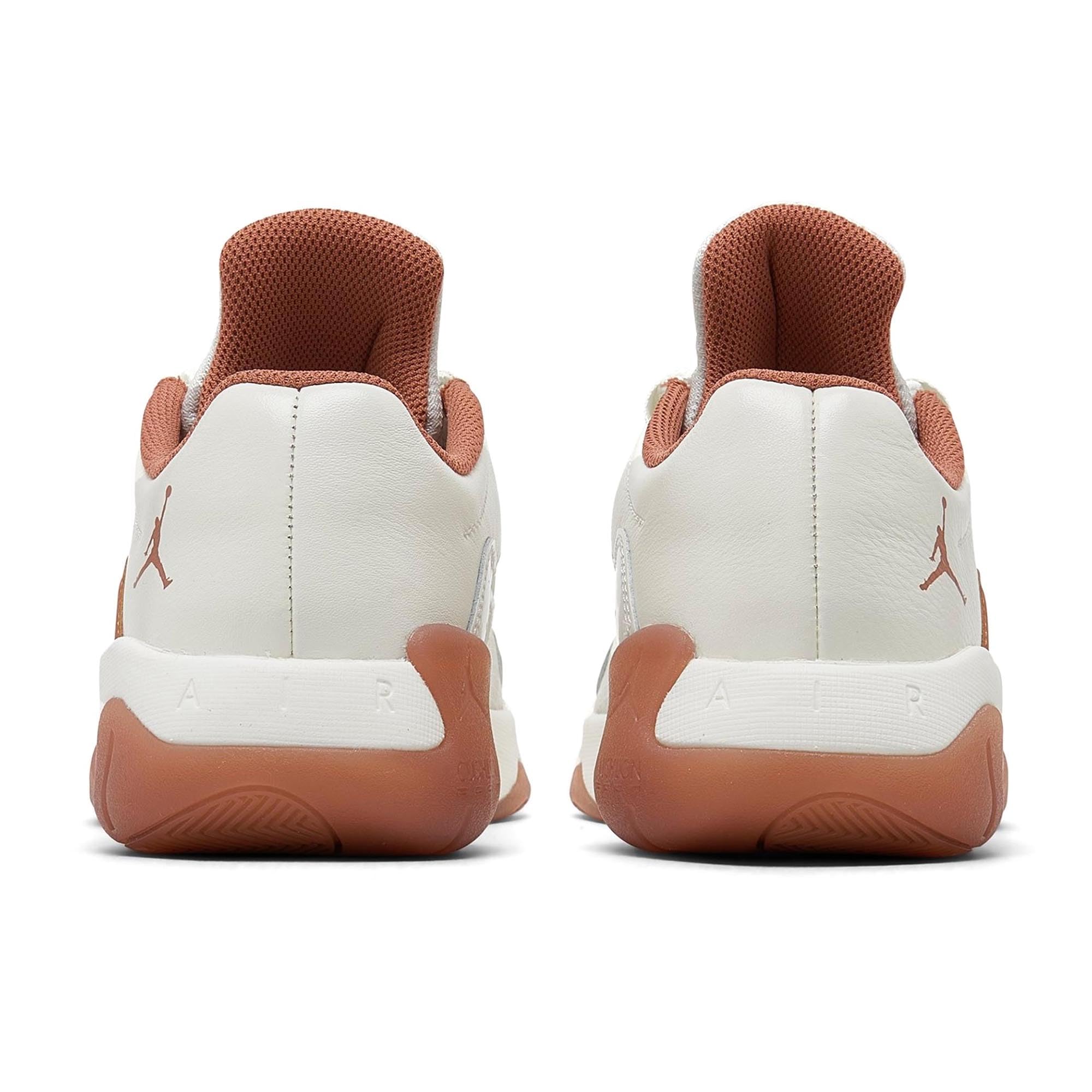 Nike Damskie buty sportowe Air Jordan 11 CMFT Low Sneaker Dv2629, Żagiel/Sky J Pomarańczowy, 7.5