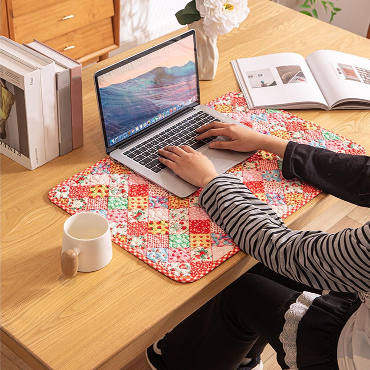 Patchwork Quilted Placemats Set of 4, 12X18Inches Reversible Washable Placemats for Kitchen Table, Rectangular Placemat (4, Patchwork Quilted Placemats)