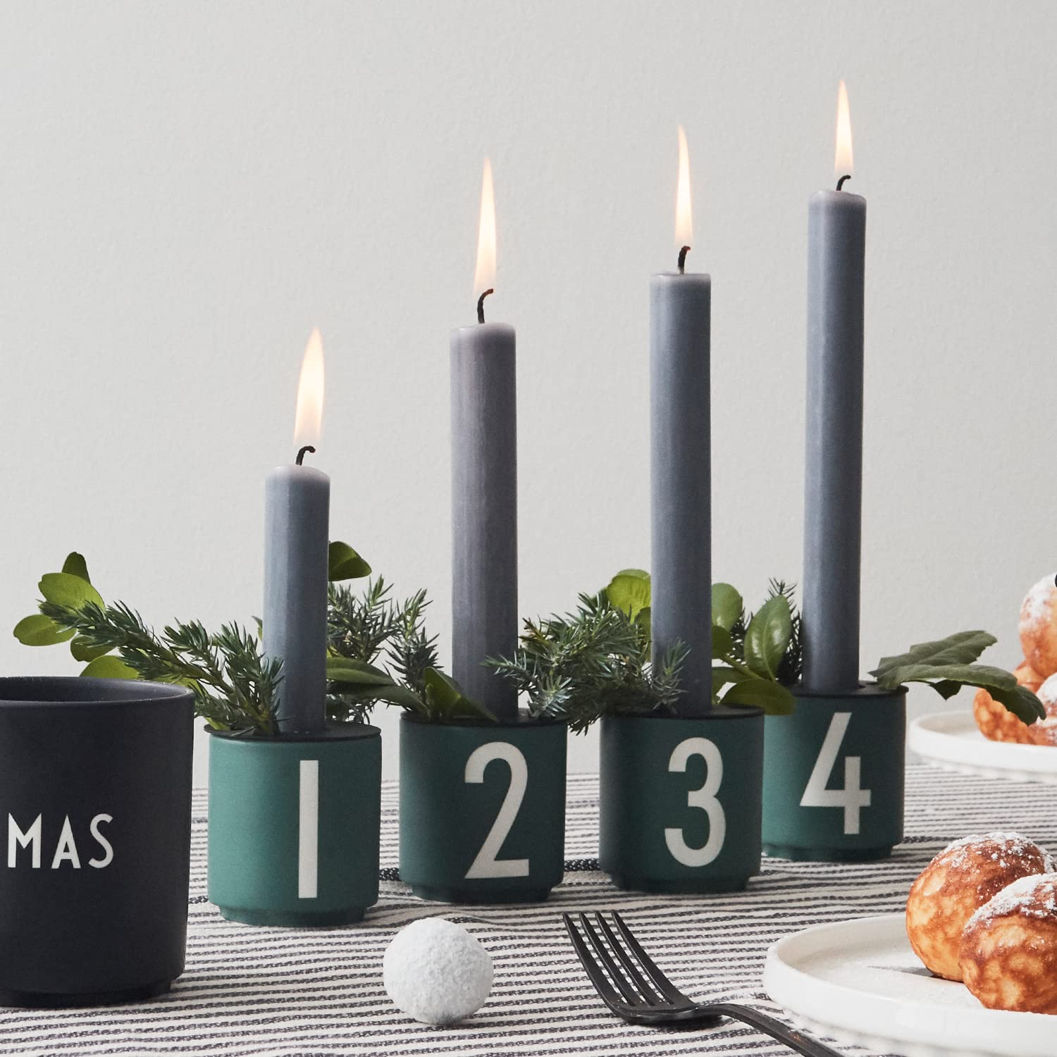 Design Letters Set di 4 Tazze Espresso | Tazzine da Caffè in Porcellana con Lettere Incise | Tazze Caffe Perfette per la Decorazione della Tavola o come Porta Candele | Tazzine Caffe Particolari 50 Ml