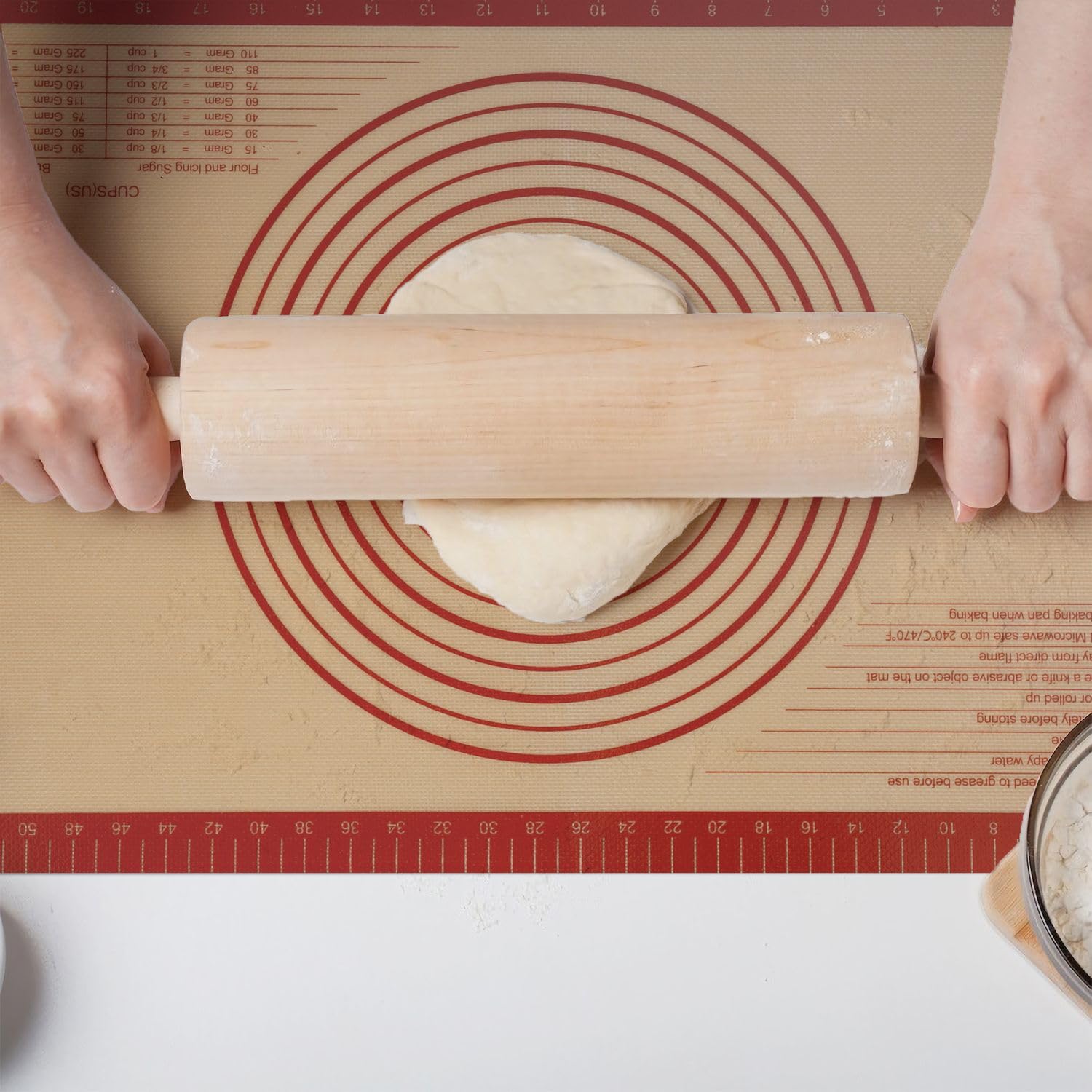 Zestaw do pieczenia Intirilife: silikonowa mata do pieczenia wielokrotnego użytku i 9-częściowy zestaw skrobaków kuchennych ze stali nierdzewnej - do pieczenia, dekorowania i ozdabiania ciast
