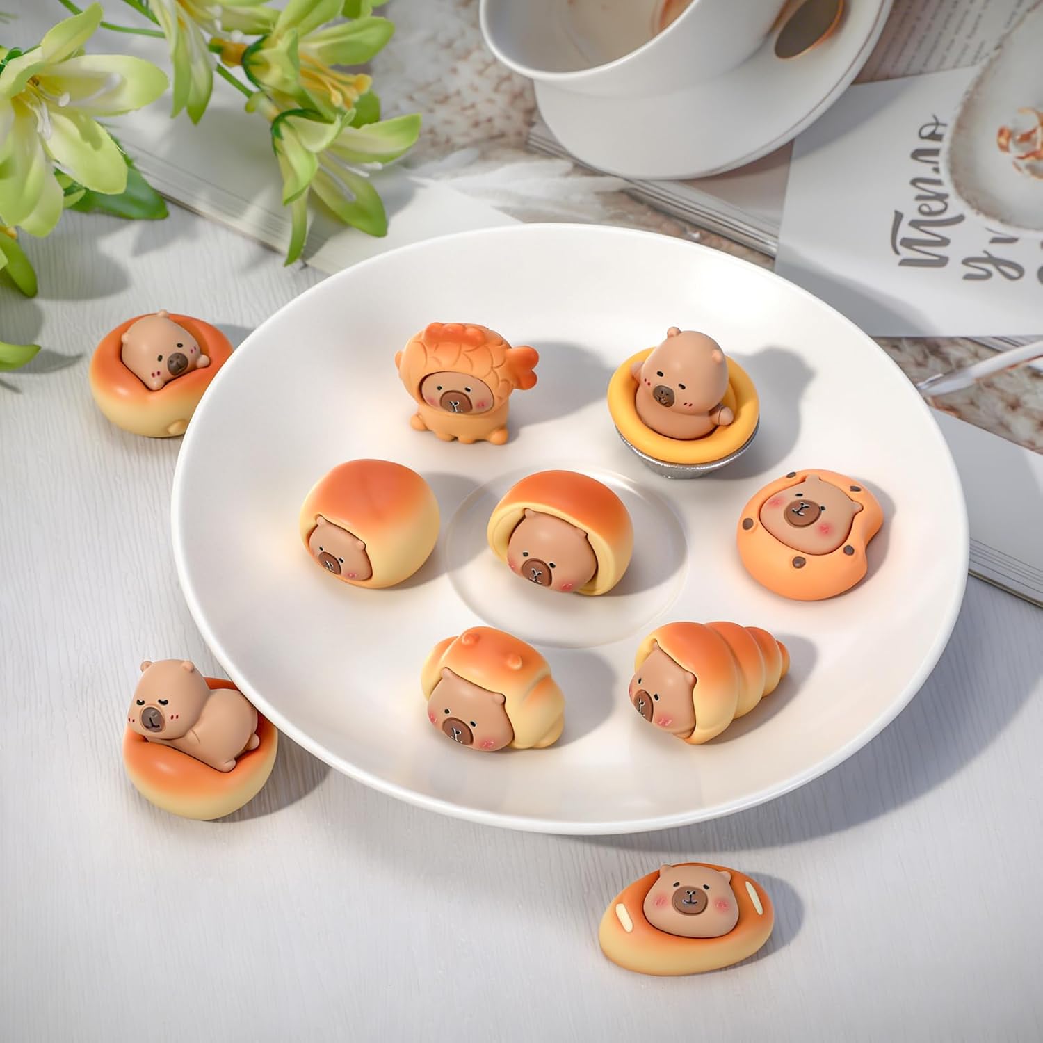 10 Pcs Mini Resin Capybaras Mini Capybara Figures Cute Capybara Figurine Miniature Figurines Resin Animals Tiny Animals for Garden Landscape Dollhouse Cake Toppers Tabletop Party Decor DIY