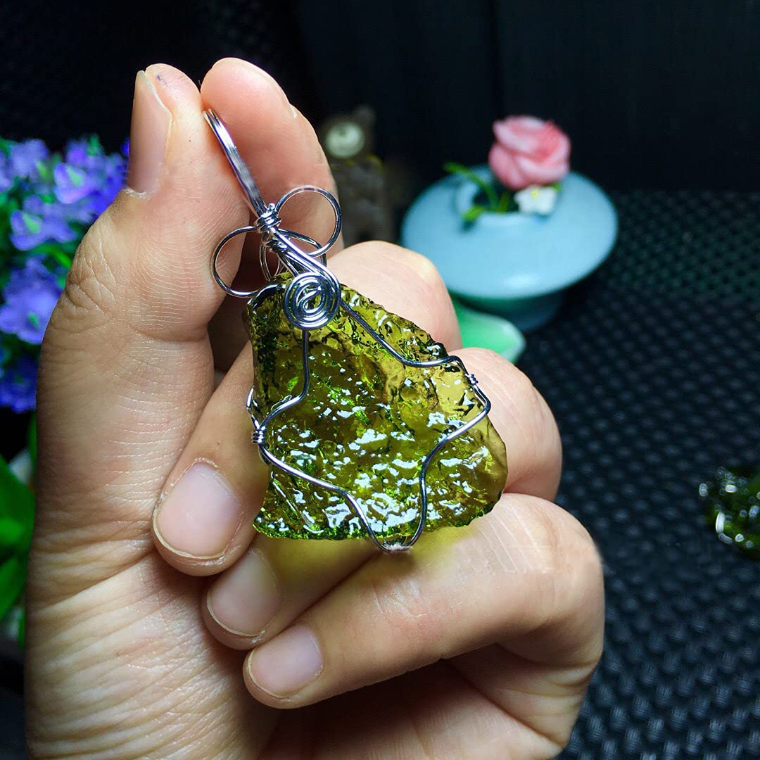 Moldavite Meteorit Collana in Cristallo Collana Moldavite Ciondolo Meteorite Ceca, Potente Pietra Chakra curativa per Uomo e Donna (Vetro Verde, Involucro d'Argento, Forma Irregolare)