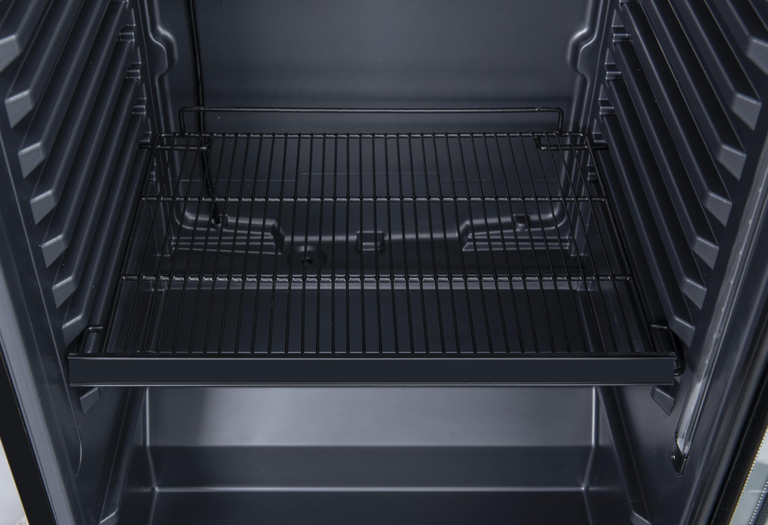 METRO Professional Getränkekühlschrank GSC2360B 347 L LED-Beleuchtung schwarz