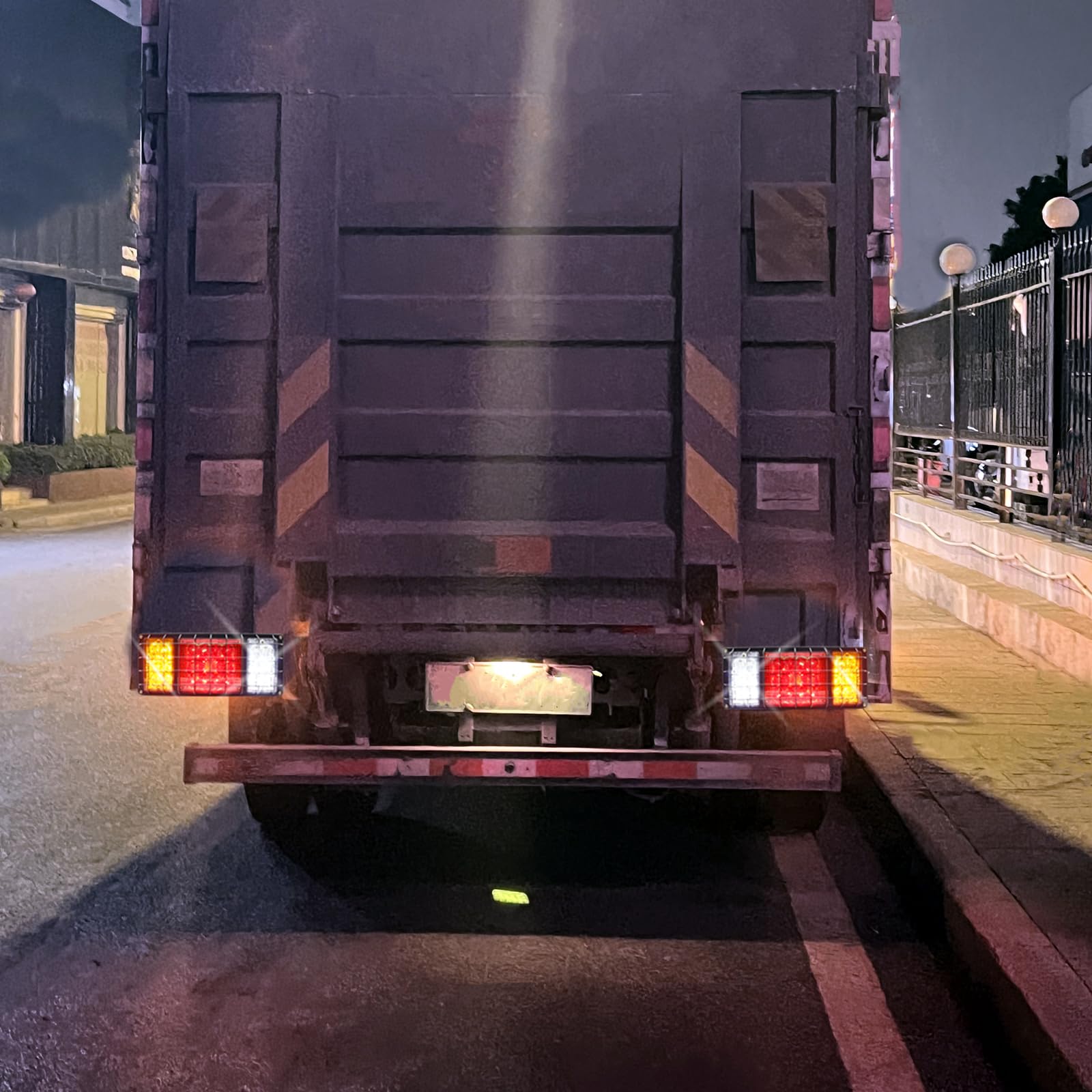 Luci posteriori a LED per camion da 12V, Luce di retromarcia a LED con telaio in ferro multifunzionale con motivo floreale, universale, 2pezzi