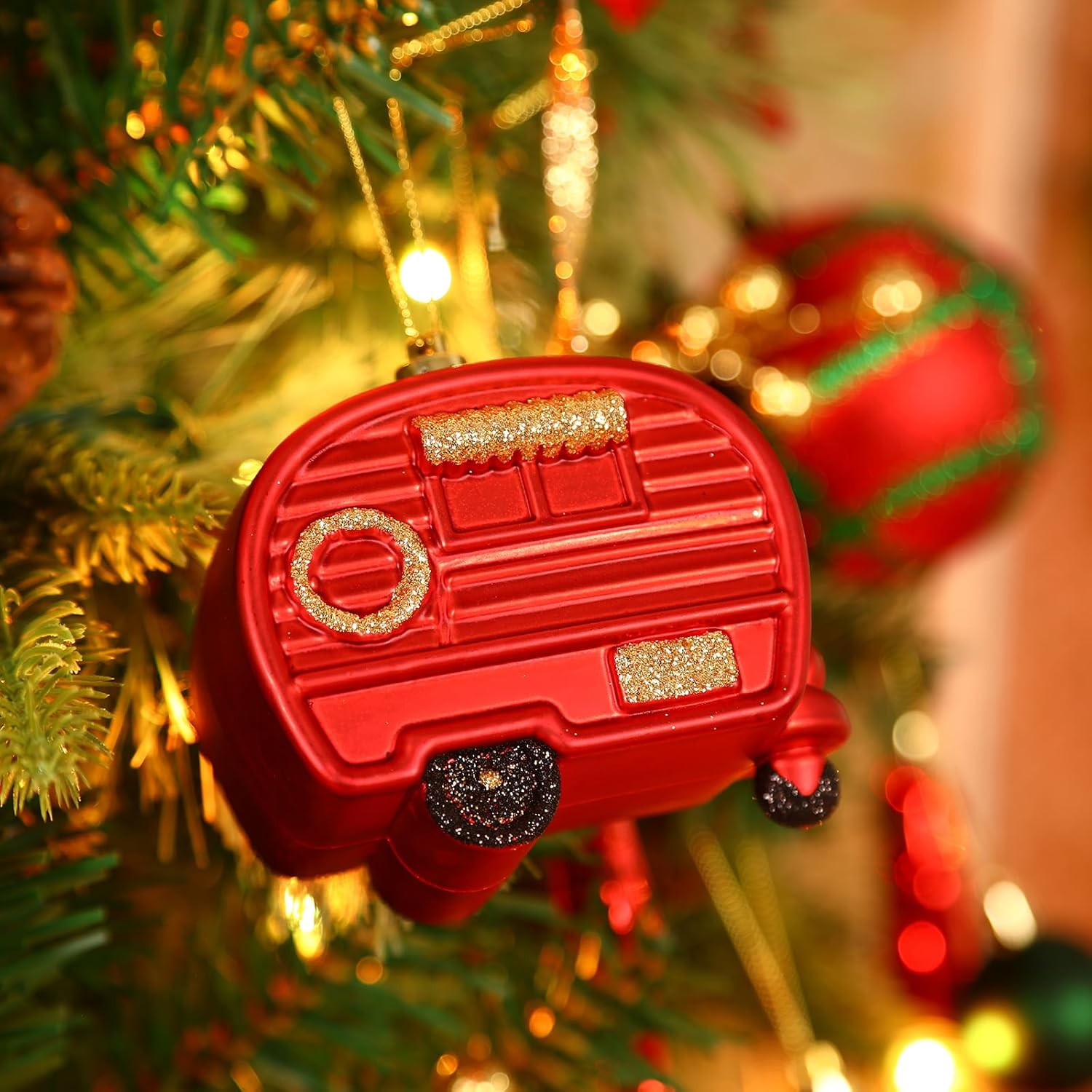 SHareconn 135-Pack Christmas Ornaments, Shatterproof Plastic Christmas Balls for Tree Decorations Baubles with Hanging Strings for Holiday Party Wedding,Red, Green & Gold