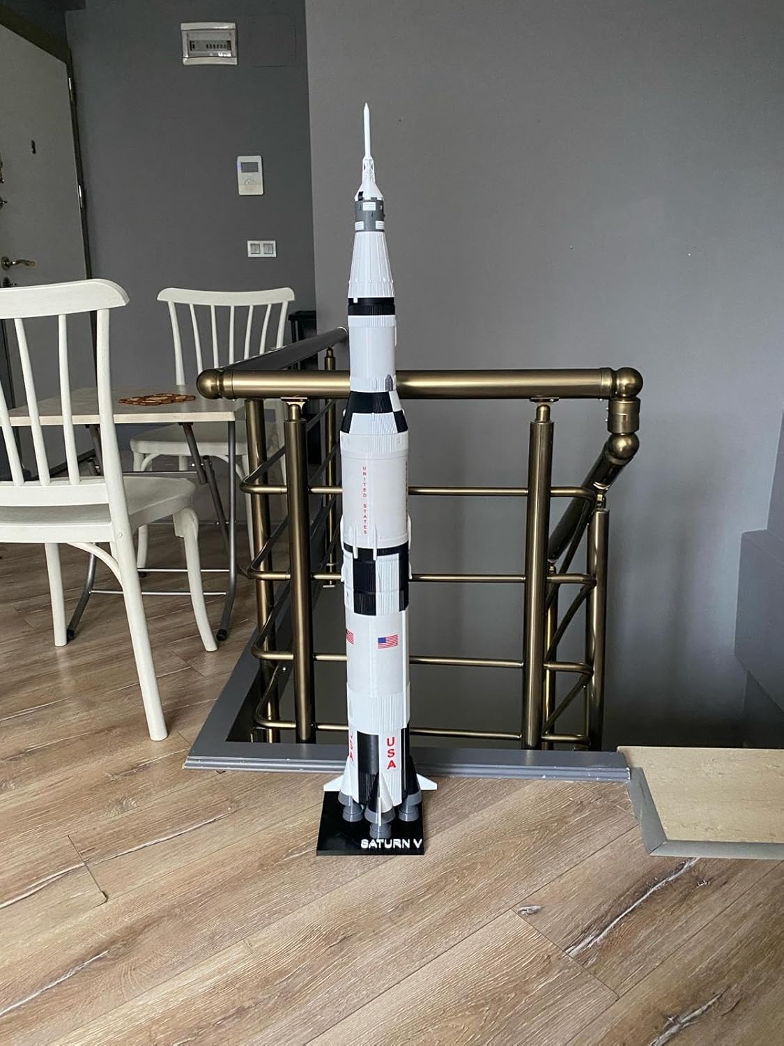 1/100 Scale Saturn V 3D Rocket Model 43,70 inches