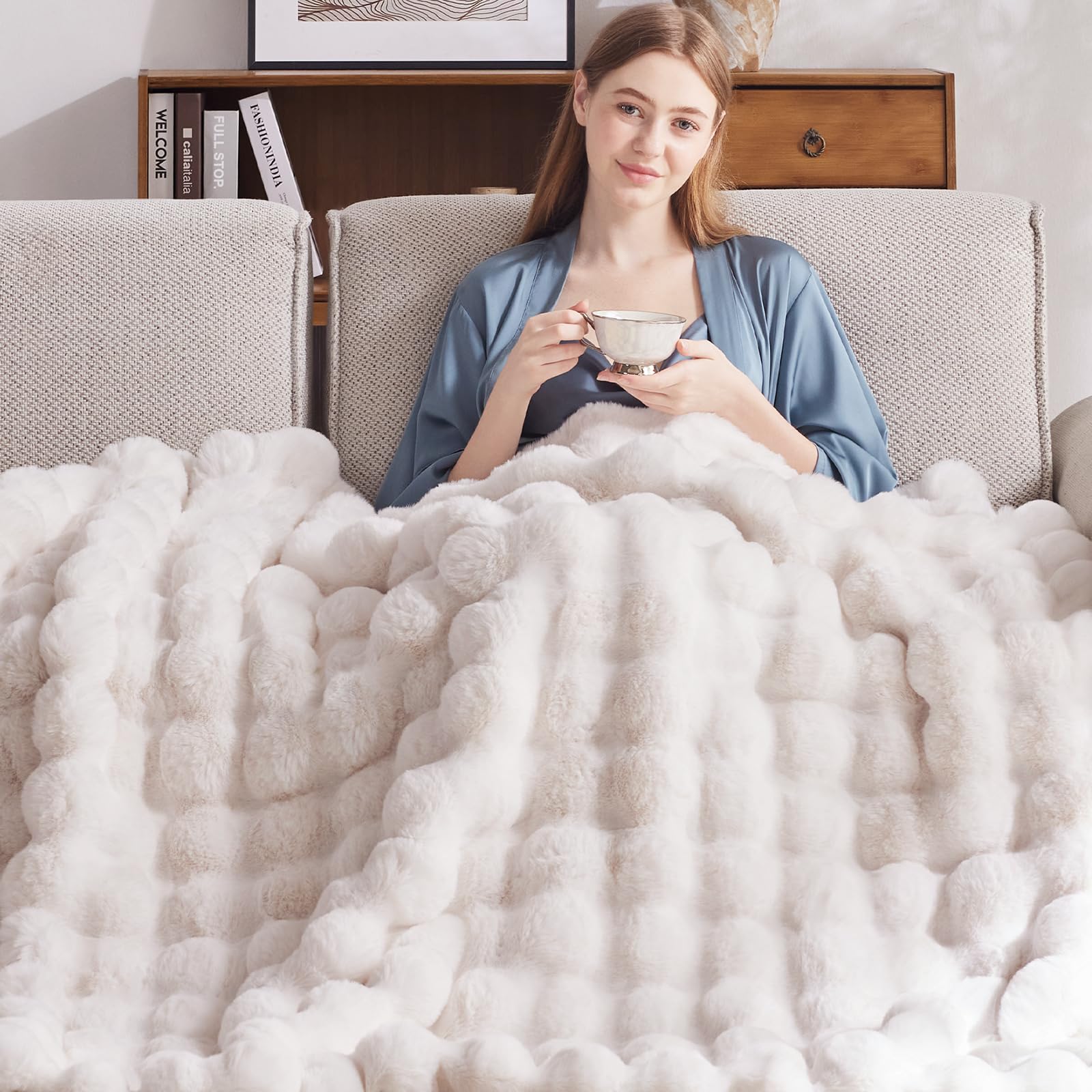 heated blanket king size with 1/2/4/6/8 hours auto-off 10 heat level, 90'' * 100'' cozy faux rabbit fur bubble electric blanket with overheat protection(white)