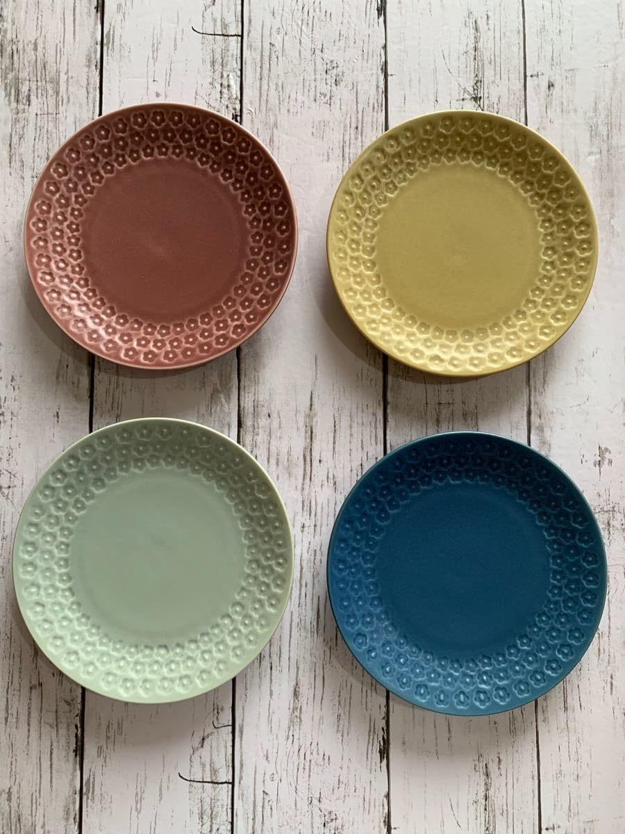 有田焼 李荘窯染付変り唐草文柘榴文 千段波平6寸皿 2枚セット 李荘窯 有田焼 李荘窯染付変り唐草文柘榴文 千段波平6寸皿 2枚セット 李荘窯