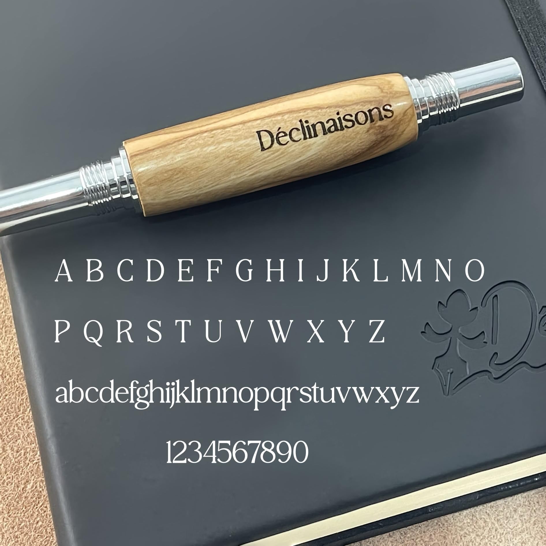 Stylo Roller Premium Bois Précieux et Résine verte, Fabriqué à la Main en France, Stylo Personnalisé avec Gravure, Livré avec boîte Métal | Cadeau Noel, Enseignante