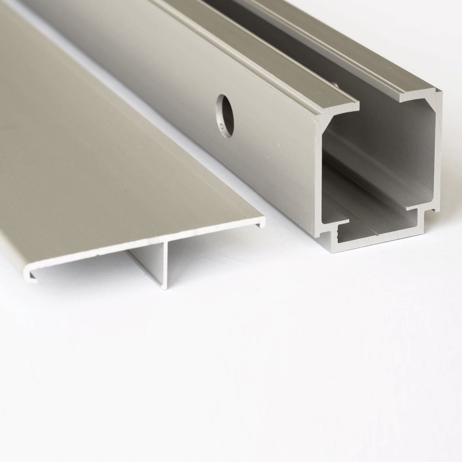 inova Glasschiebetür 1025 x 2200 mm satiniert Alu Komplettset mit Schiebetürbeschlag Laufschiene und Griffmuschel