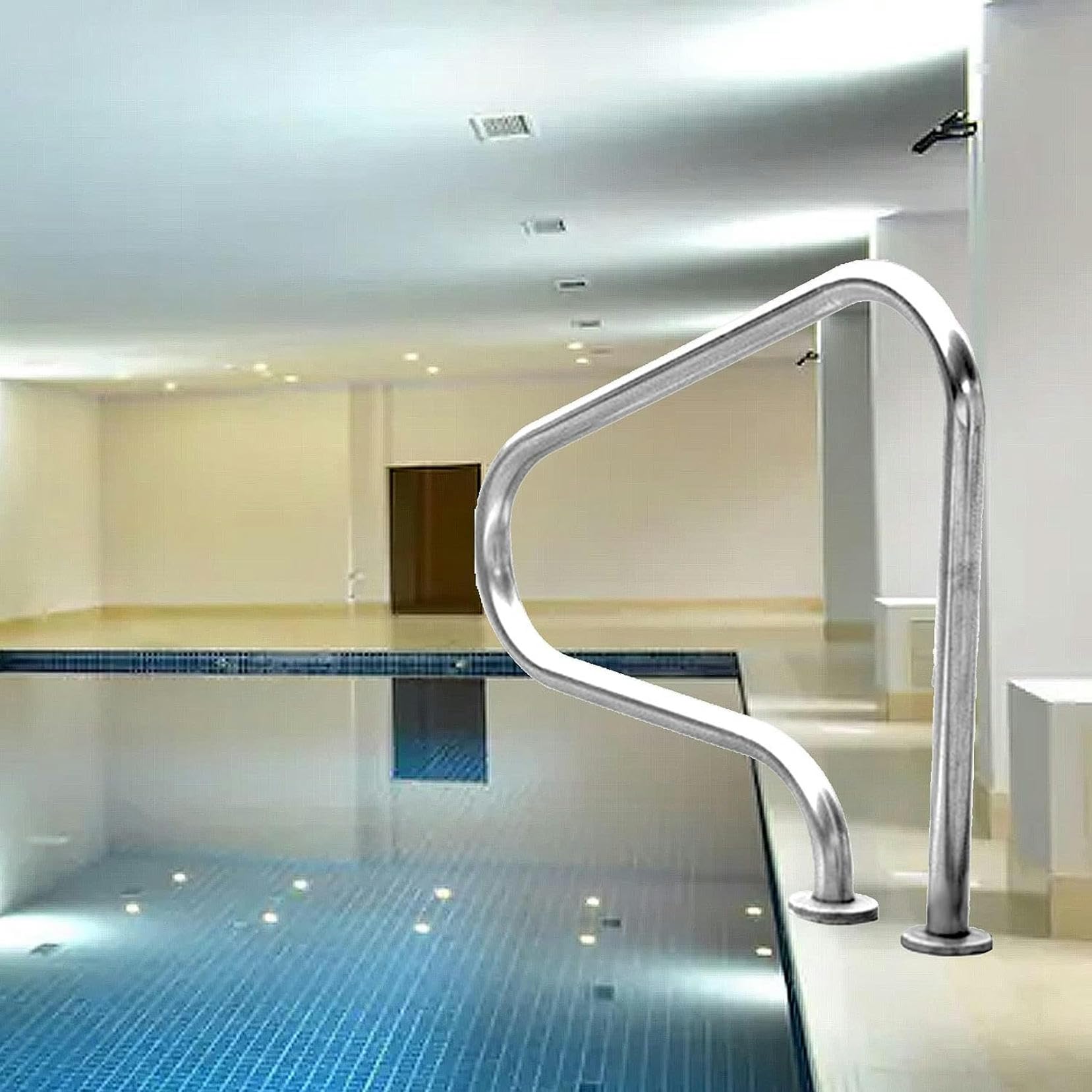 Rampe de piscine sécurisée pour des baignades sereines en famille tout l'été