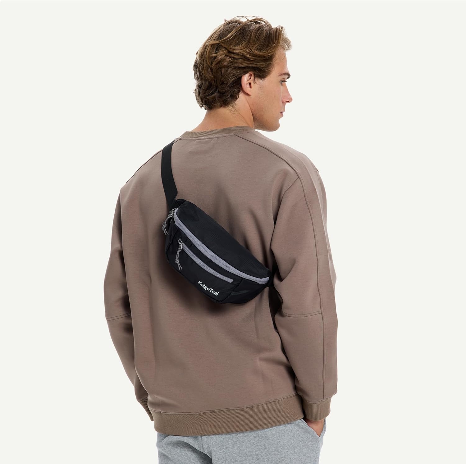 Ultralight Travel Waist Pack 2.5L, Large Water Resistant Fanny Pack for Men & Women. - Image 3