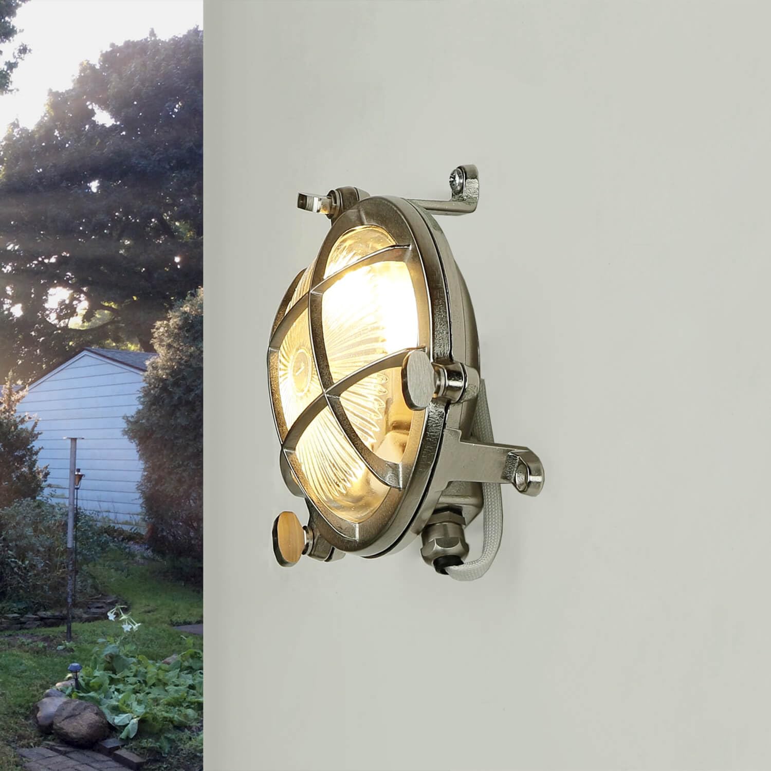 Licht-Erlebnisse Außenwandleuchte Messing Glas in Nickel matt IP44 Garten Balkon Ø14 cm G9 Maritime Schiffsleuchte Outdoor Wandlampe Terrasse SERIFOS