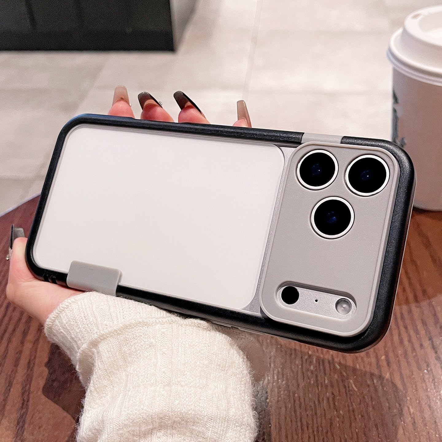 Étui de luxe à contraste de couleurs pour iPhone 16 coque noire