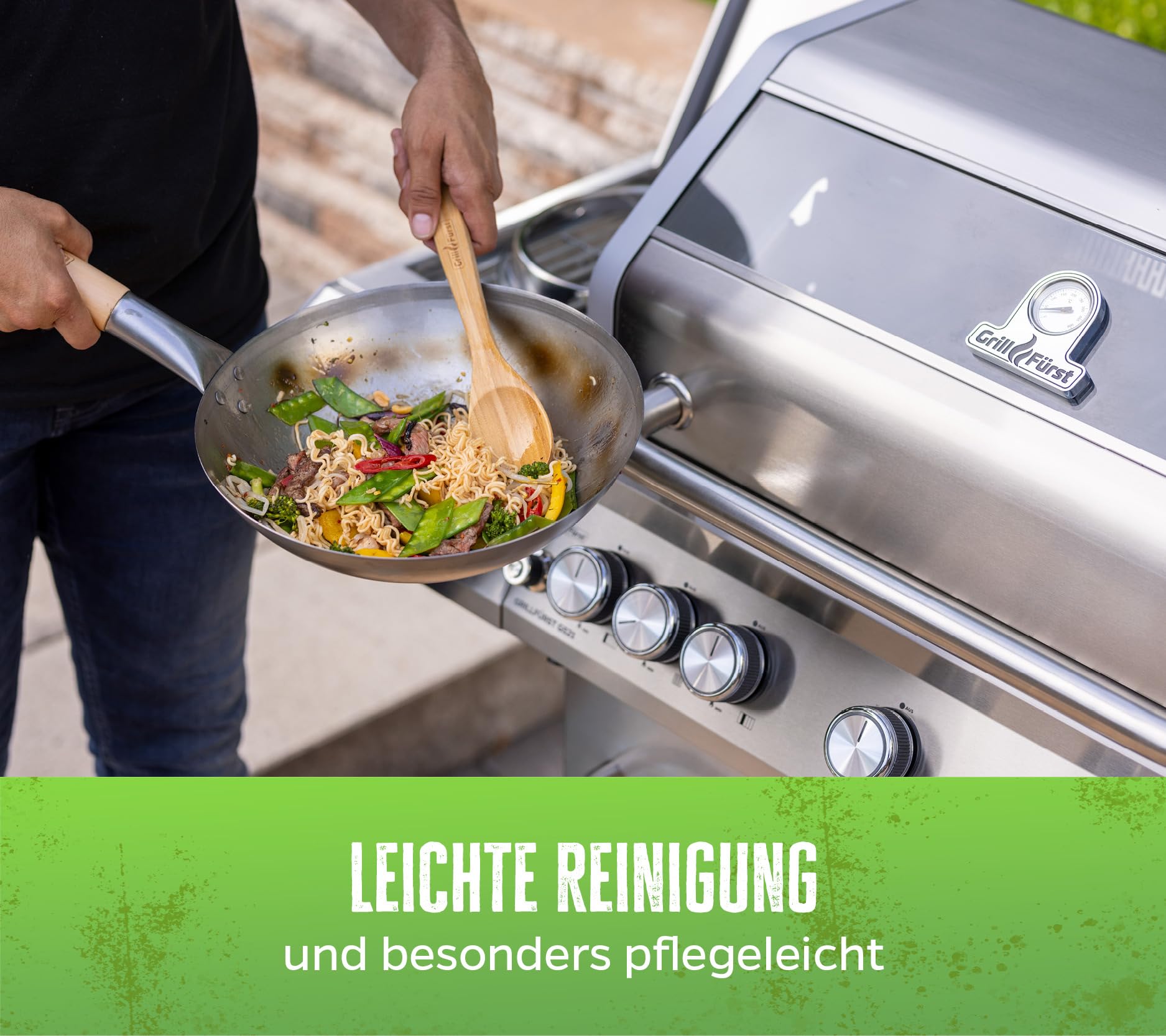 Grillfürst Wok Pfanne aus Edelstahl Ø 30 cm - mit Holzgriff - Edelstahlpfanne mit rundem Pfannenboden - ideal für Seitenkocher eines Grills oder Gasherd, inkl. Wok-Ring