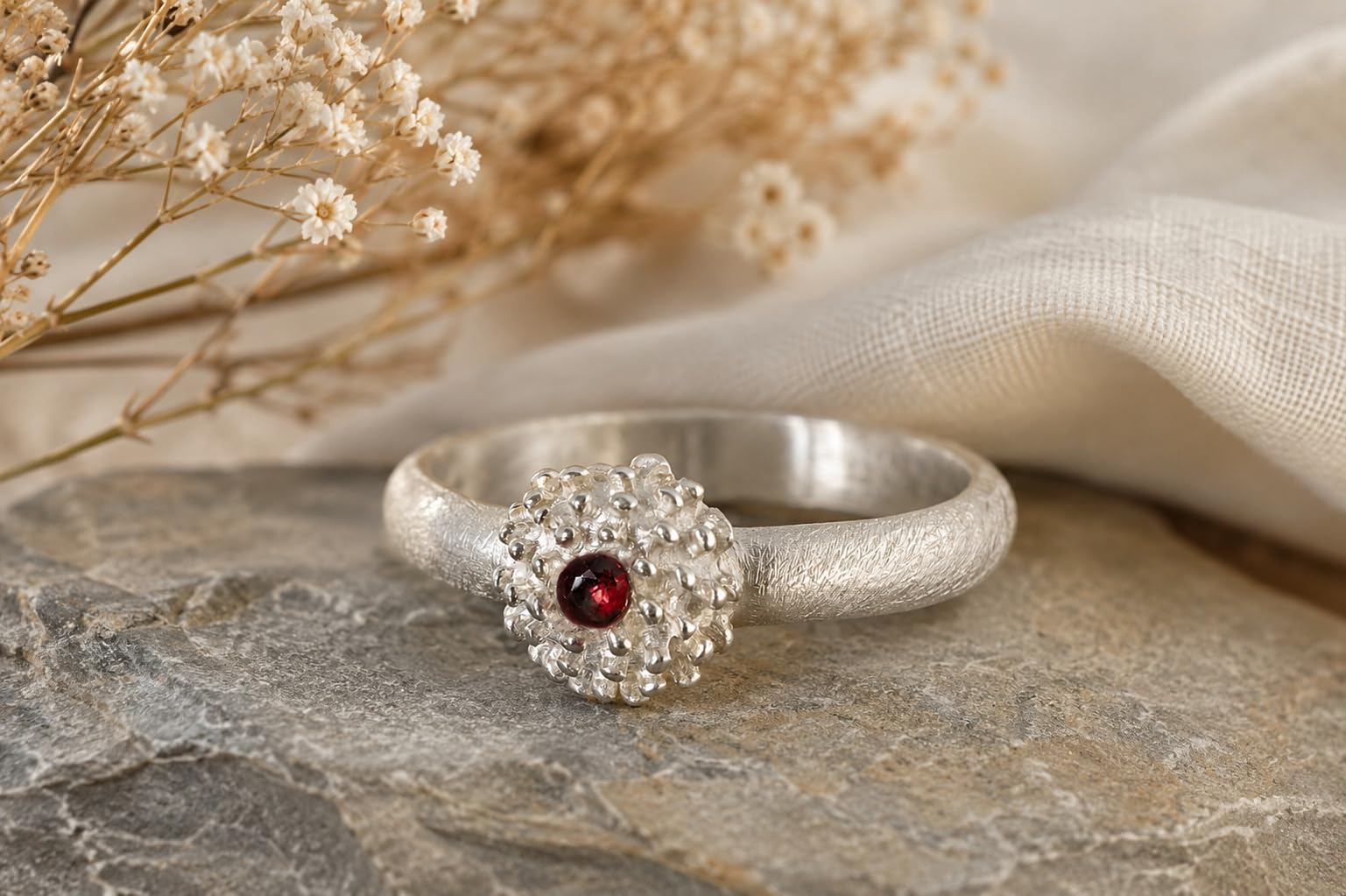 Goldschmiede Silberring small flower in 925er Sterling Silber, Frühling, Ring mit Blume, Silber, Silberschmuck, Silberring, handmade, Unikat, Verlobungring
